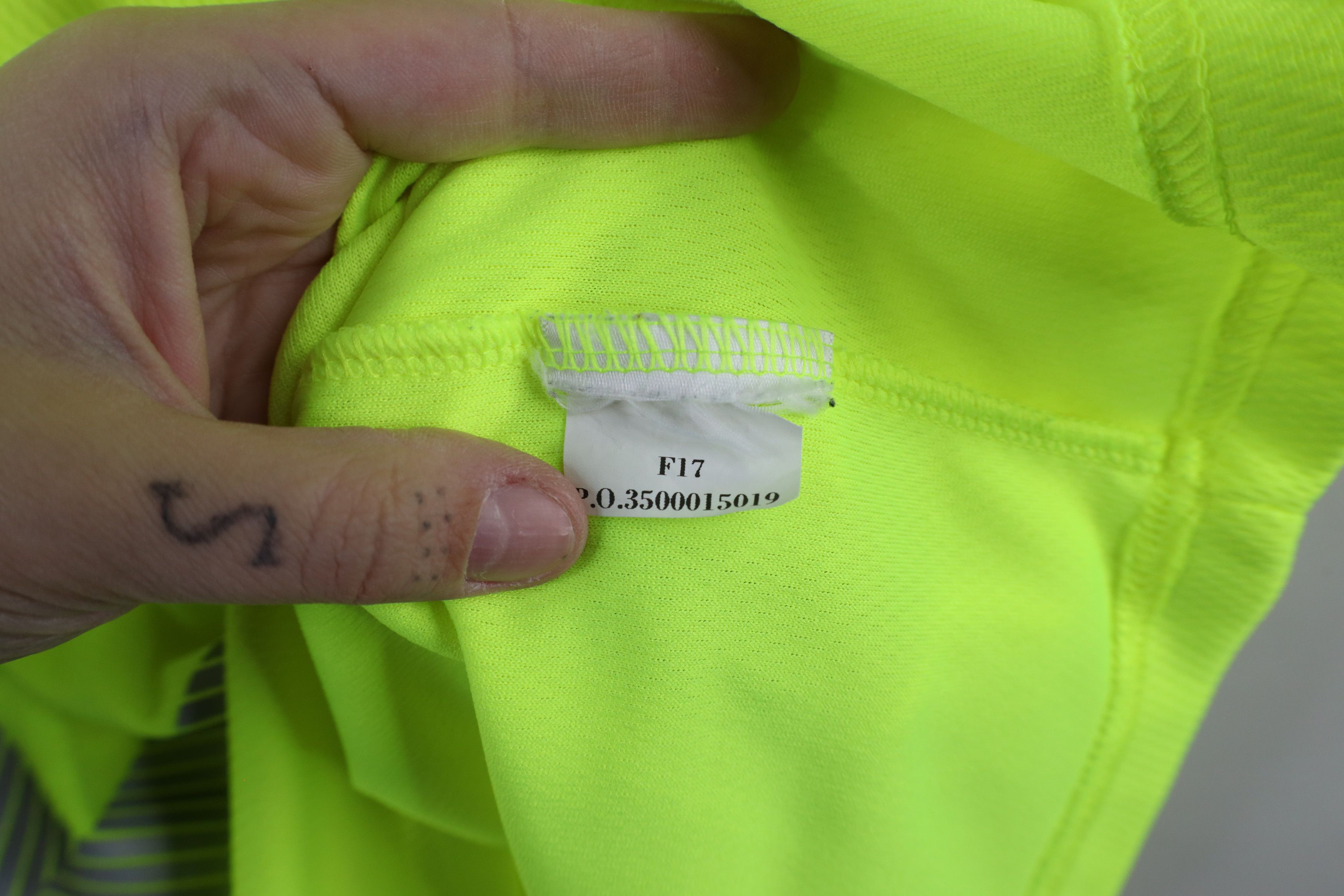 Carhartt × Vintage Vintage Carhartt Reflective Work Emergency Pocket T-Shirt Size US L / EU 52-54 / 3 - 9 Thumbnail