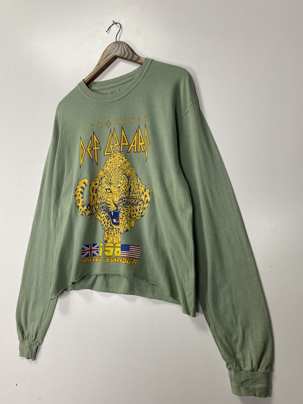 Band Tees × Def Leppard × Vintage Pyromania Def Leppard Rock Band Crop Shirt Size US M / EU 48-50 / 2 - 4 Thumbnail