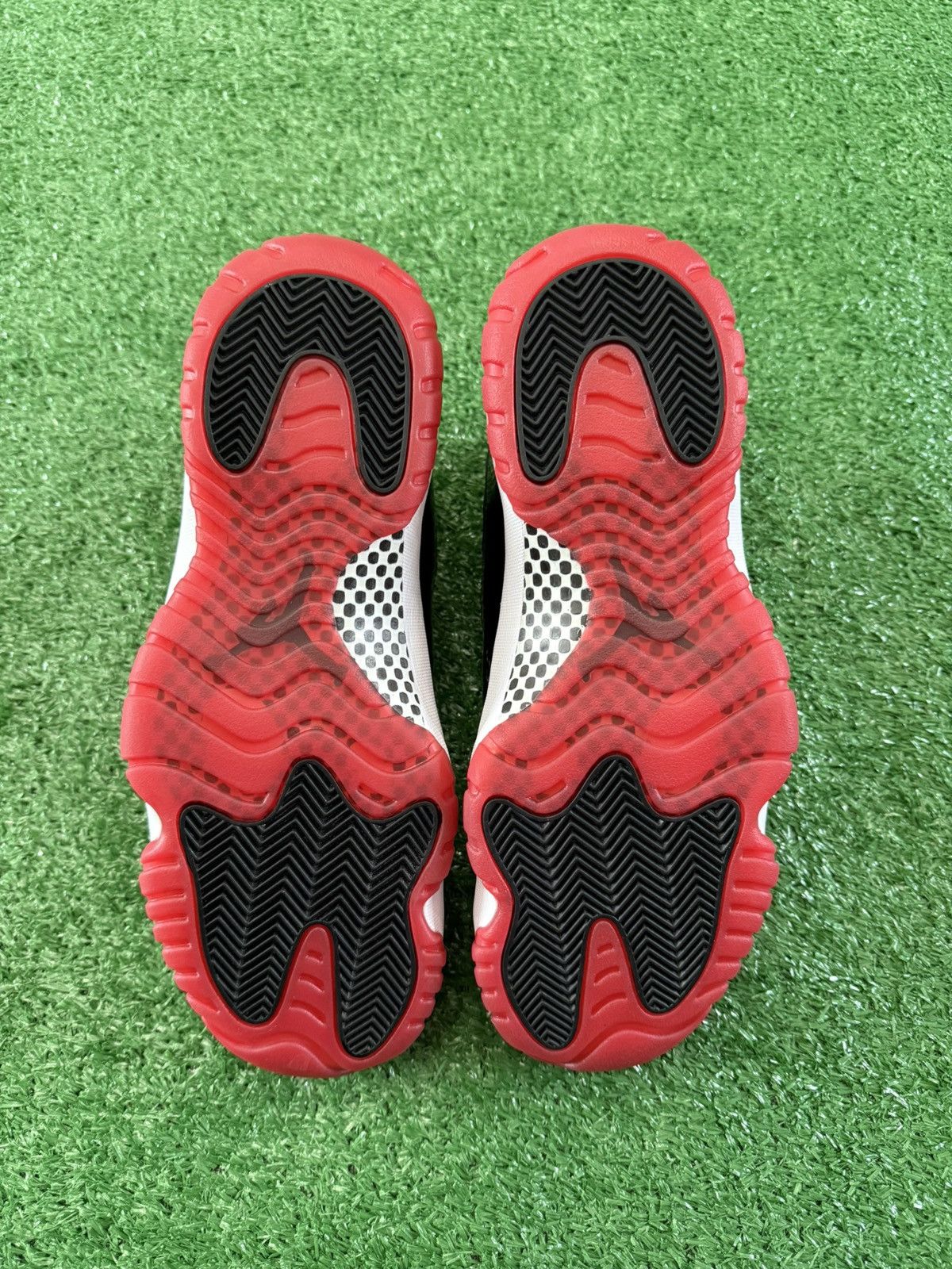 Jordan Brand Nike Air Jordan 11 Retro Bred Size US 11.5 / EU 44-45 - 6 Thumbnail