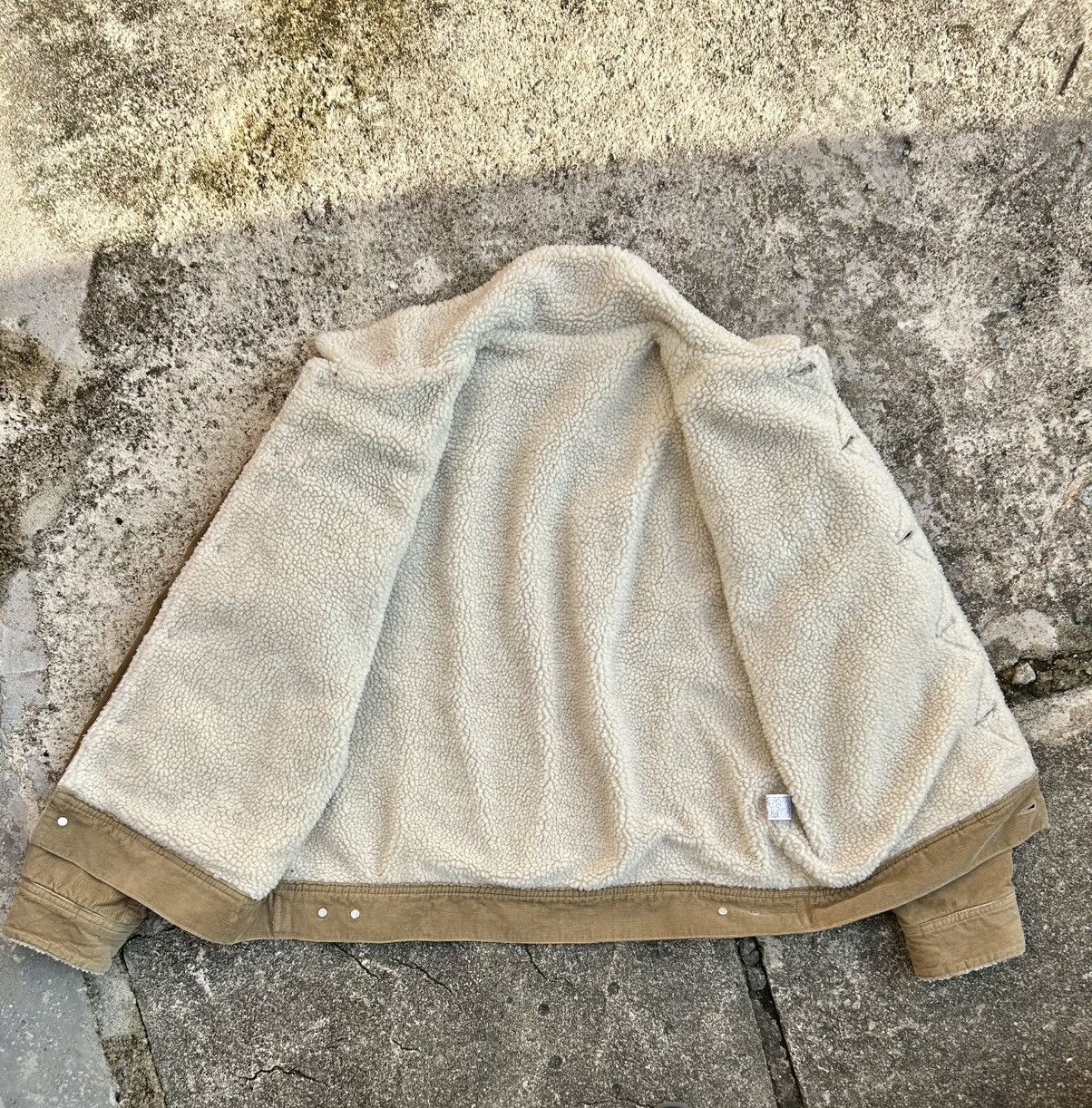 GU Vintage 1990s GU Corduroy Sherpa-Lined Trucker Jacket. Size US M / EU 48-50 / 2 - 10 Thumbnail