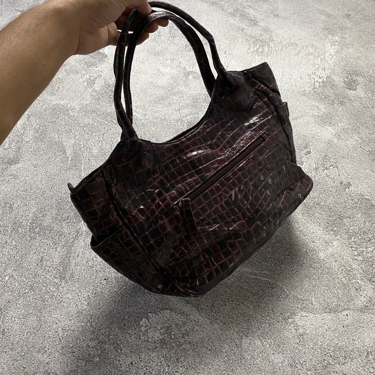 Japanese Brand 2000s Crocodile Pattern Leather Shoulder Bag Size ONE SIZE - 8 Thumbnail