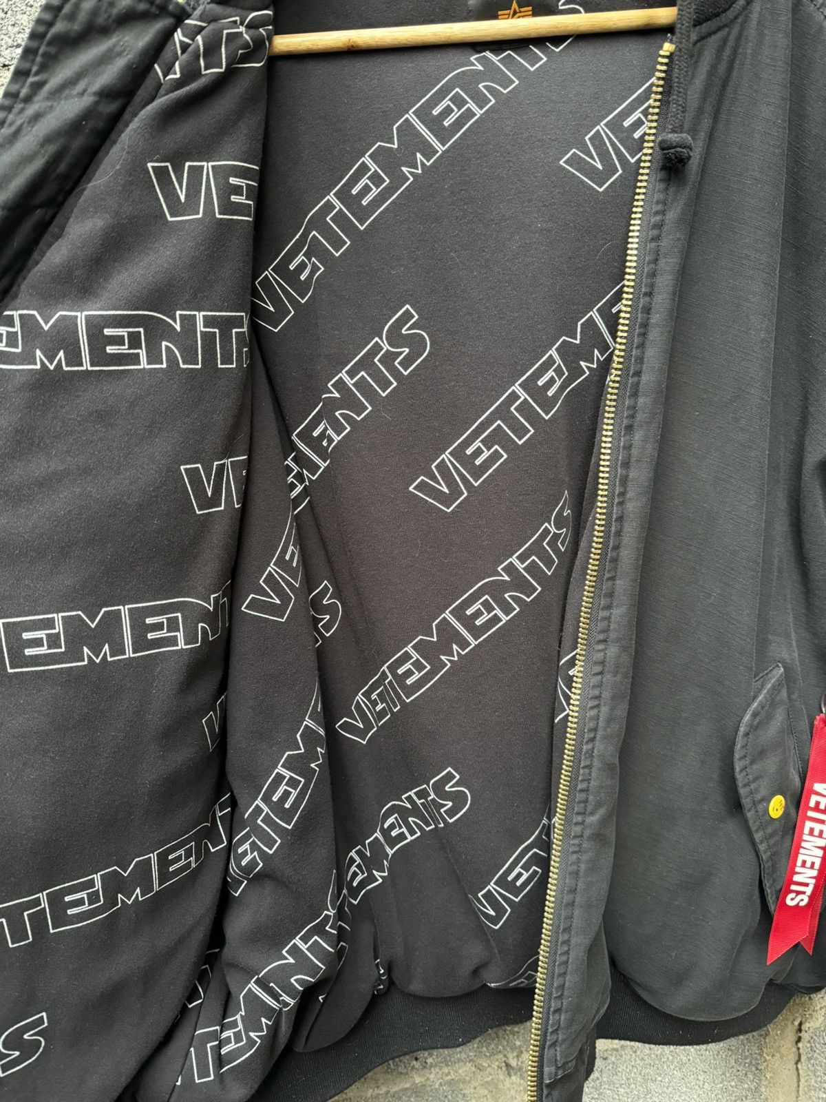 Alpha Industries × Vetements FW18 Vetements Alpha Industries Emoji Bomber Size US S / EU 44-46 / 1 - 3 Thumbnail