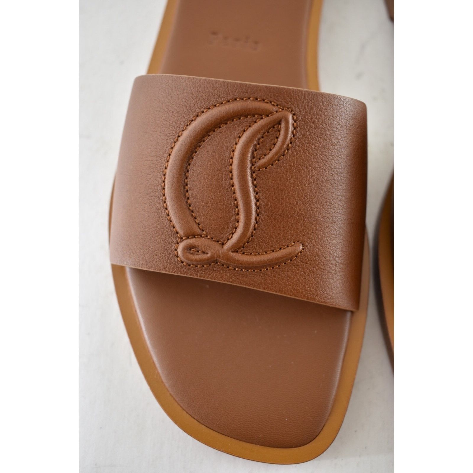 Christian Louboutin Christian Louboutin CL Mule Flat Cuoio Brown Leather Slide Size US 10.5 / IT 40.5 - 9 Thumbnail