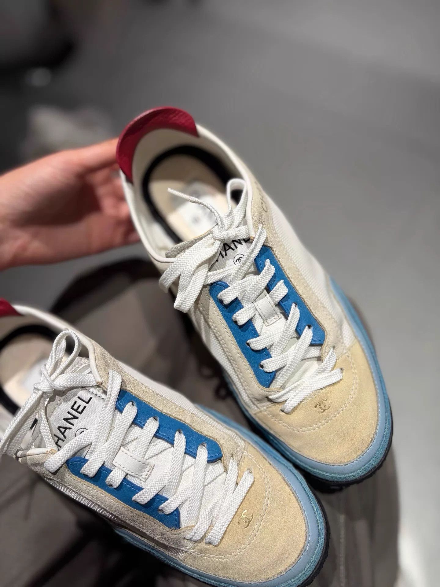 Chanel Chanel 23P Suede Colorblock Trainer 98 New 35.5 Size US 5 / IT 35 - 2 Thumbnail