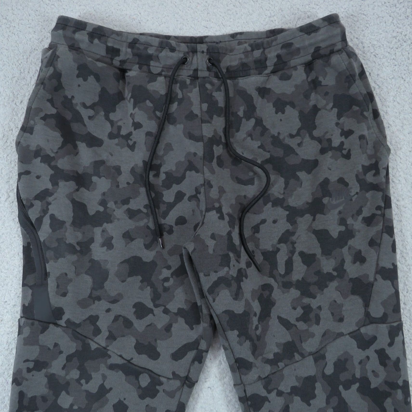 Nike Nike Tech Fleece Pants Men Large Camo Jogger Sweatpant NSW Black Gray NSW Size US 33 - 4 Thumbnail