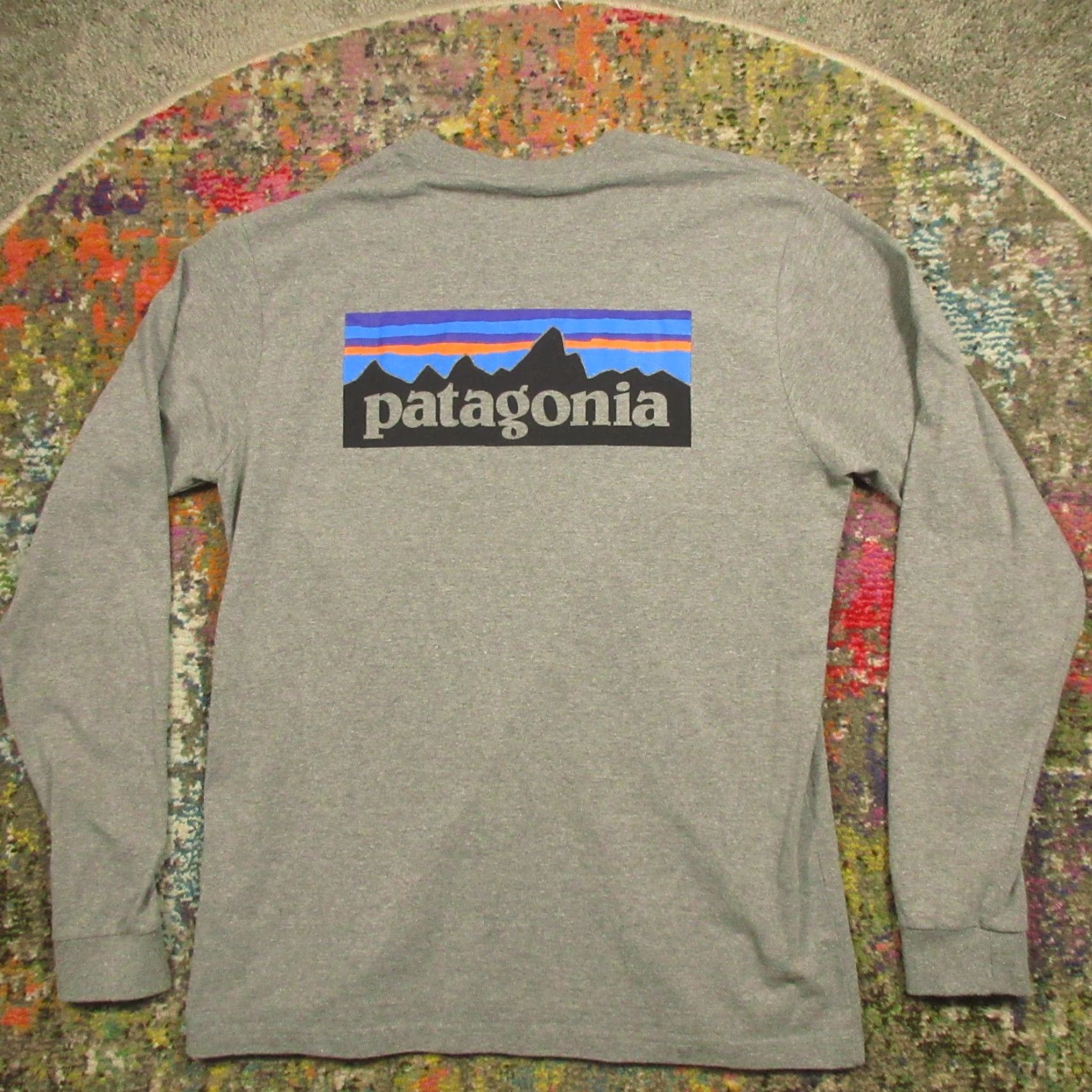 Patagonia Patagonia Shirt Mens M Long Sleeve Crew Logo All Seasons Outdoor Easy Care Gray Cotton Blend T-Shirt 2010-2019 Size US M / EU 48-50 / 2 - 4 Thumbnail