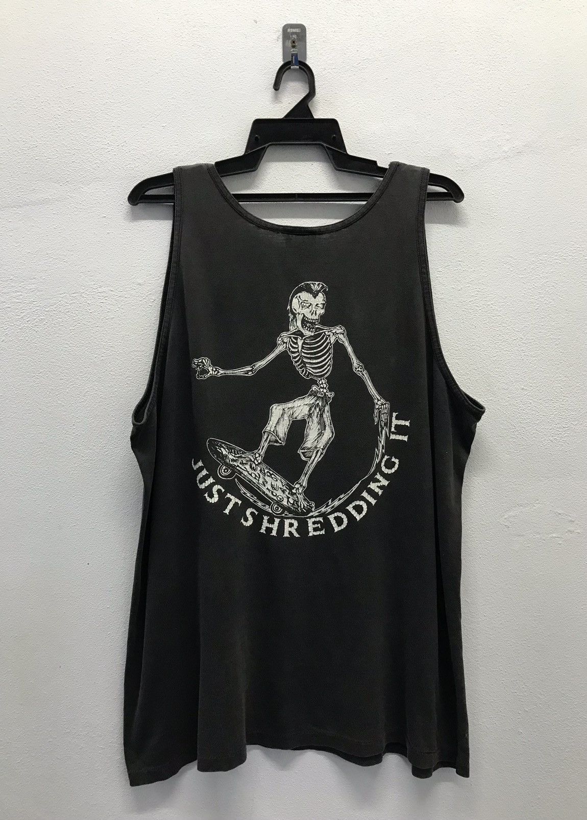 Vintage Vintage Shred Wear Just Shredding It Made In Usa Tank Top Size US XL / EU 56 / 4 - 1 Thumbnail