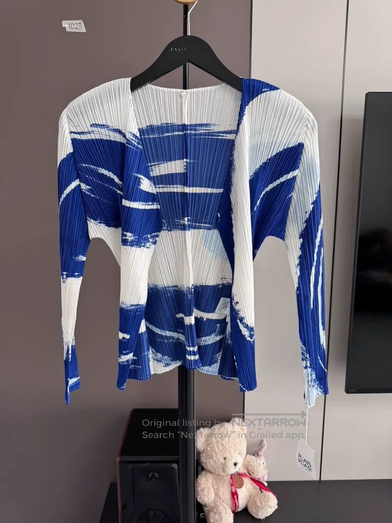 Issey Miyake Issey Miyake size:3 Blue Wave-patterned Cardigan Size S / US 4 / IT 40 - 1 Thumbnail