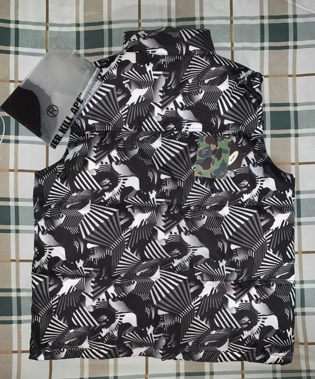 Bape BAPE OG Nigo era vintage lightweight down vest Size US L / EU 52-54 / 3 - 2 Thumbnail