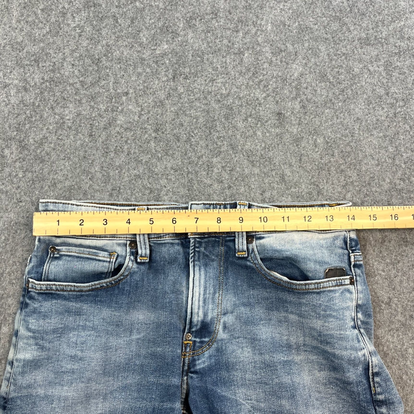 G-Star G-Star Jeans Slim Skinny 29 32 Light Blue Whiskers Stretch Revend Mens Jeans Slim Light Wash 5-Pocket Denim Cotton Star Theme, Regular Rise Womens? Size US 29 - 6 Thumbnail