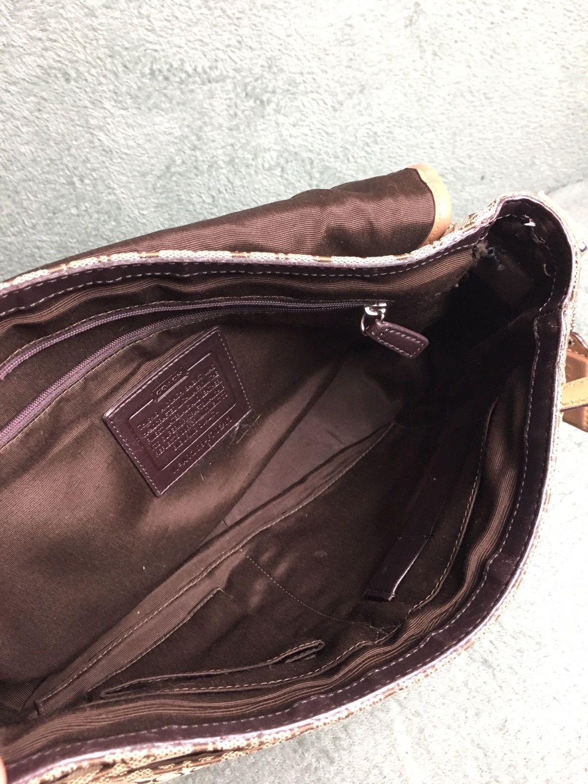 Coach COACH Vintage Monogram Logo Canvas Messenger Shoulder Bag Size ONE SIZE - 15 Thumbnail