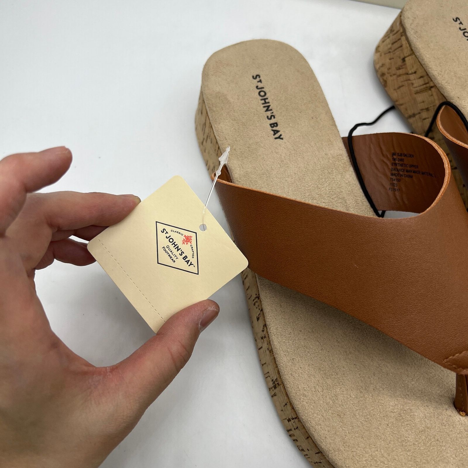 Other St. John's Bay Womens Salden Flip-Flops Brown Cognac Size 9M Size US 9 / IT 39 - 5 Thumbnail