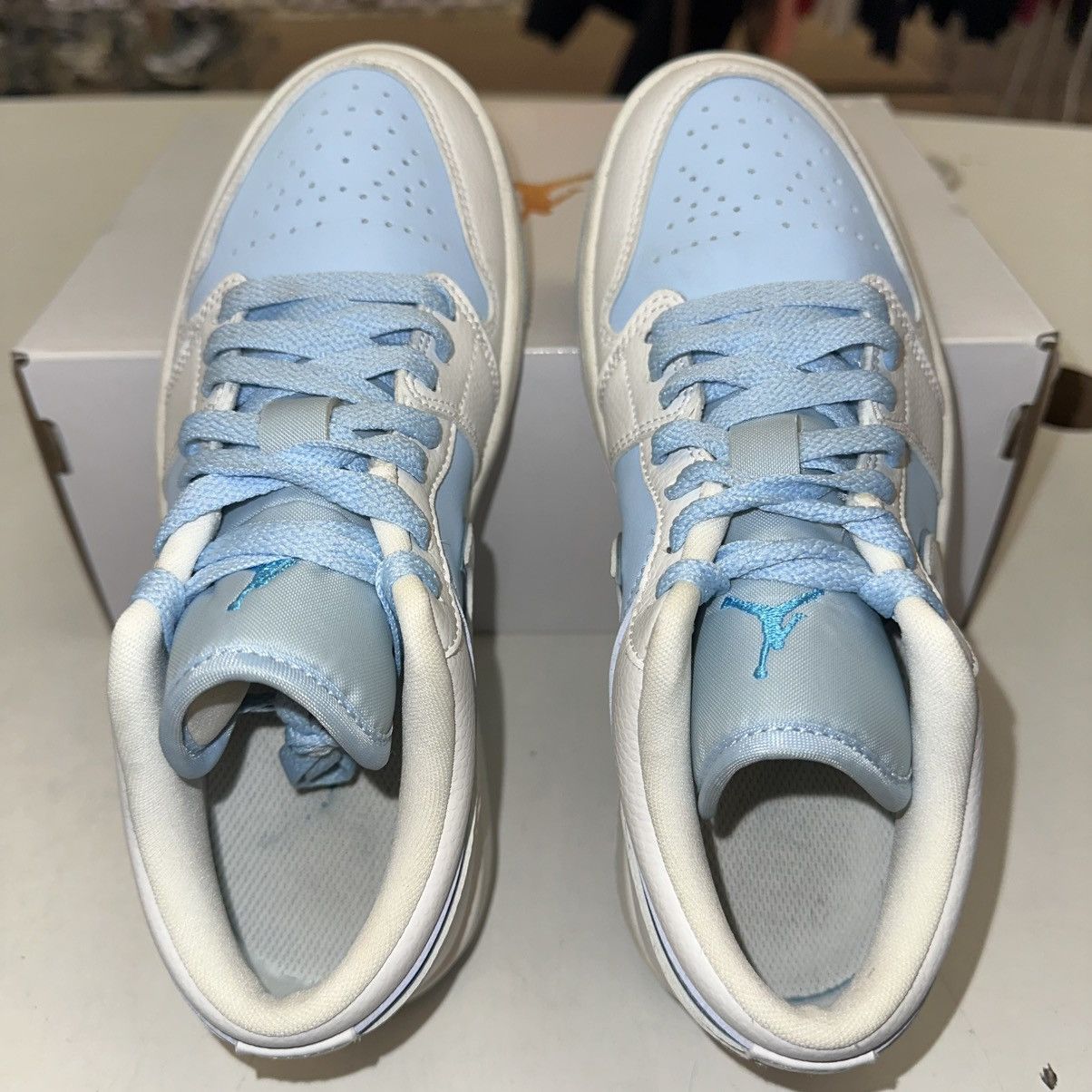Jordan Brand × Nike Size 6W (4.5M) - Nike Air Jordan 1 Low SE Reverse Ice Blue Size US 6 / IT 36 - 3 Thumbnail