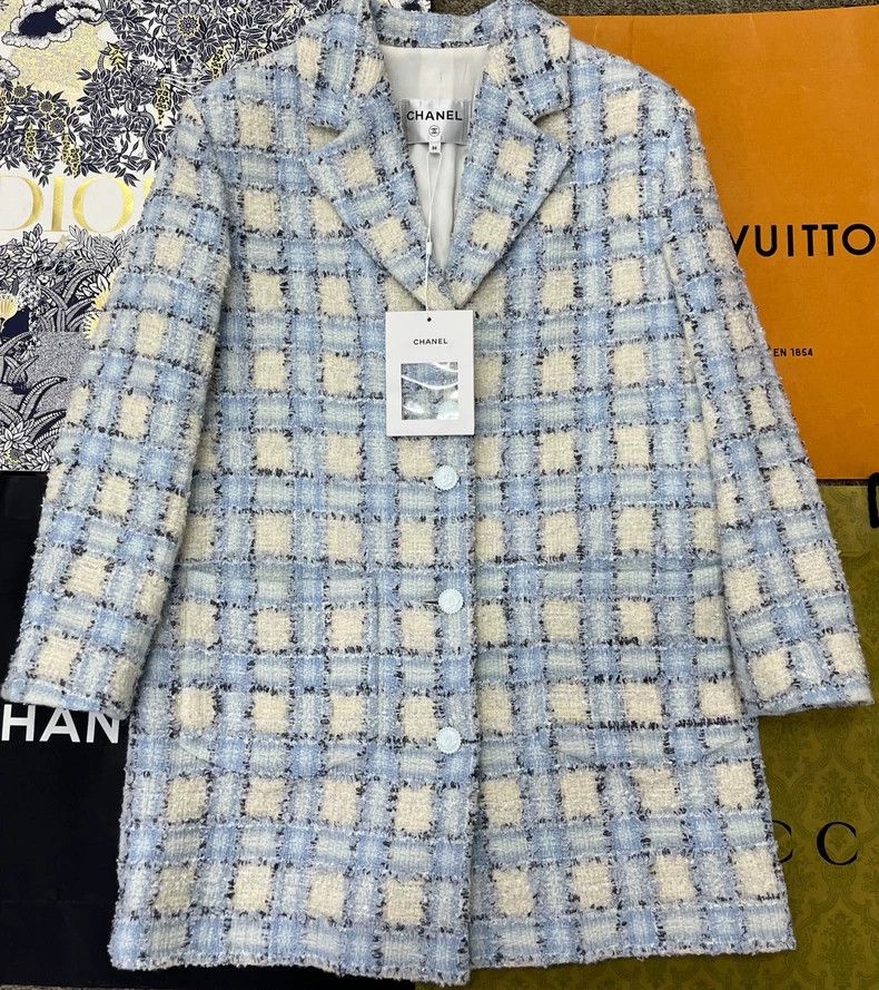 Chanel Chanel 22B Blue White Sequin Coat Size US M / EU 48-50 / 2 - 1 Thumbnail