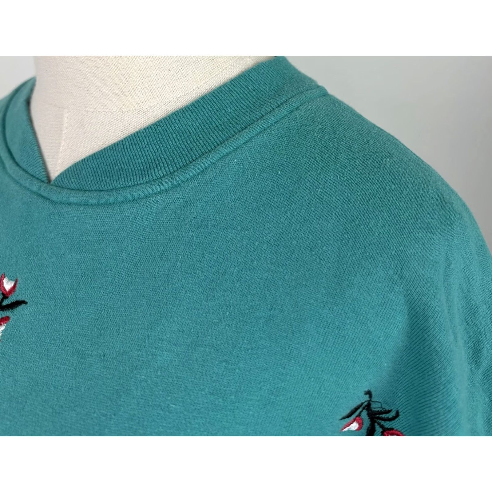 Altea VINTAGE Embroidered Sweatshirt Womens Medium Teal V-neck Relaxed Fit Grunge 90s Size M / US 6-8 / IT 42-44 - 6 Thumbnail
