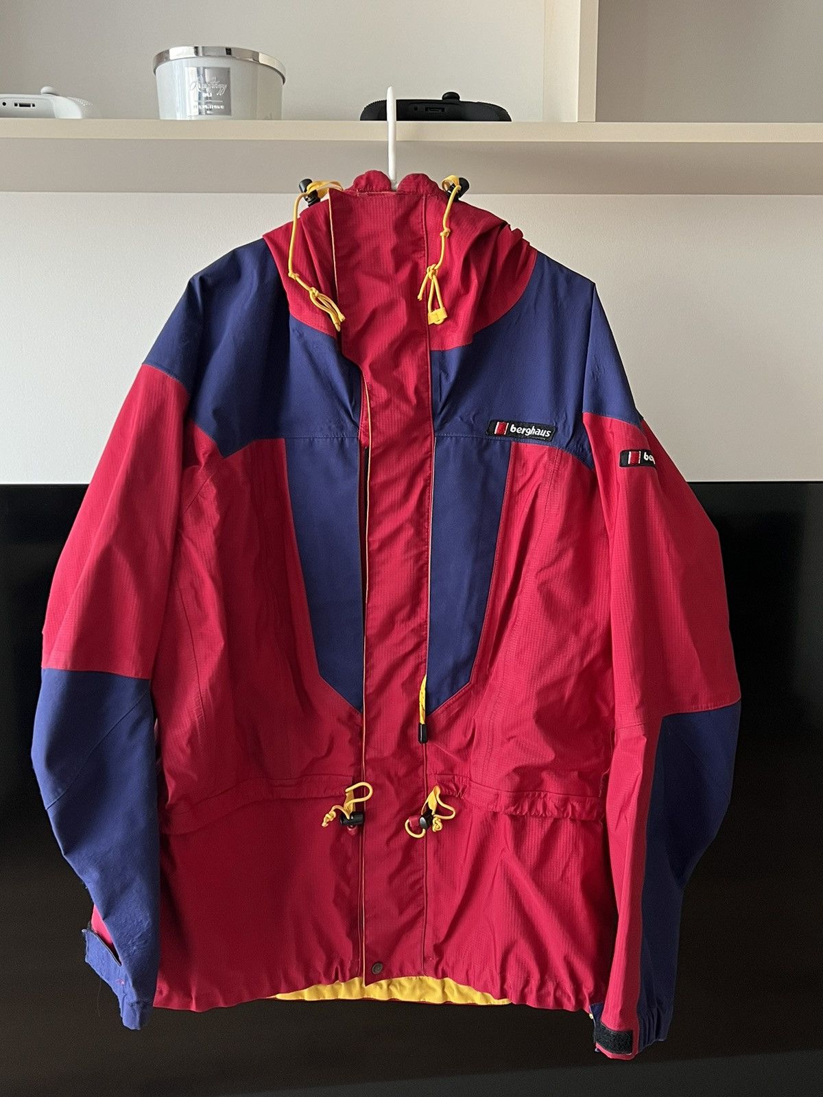 Shops berghaus retro jacket