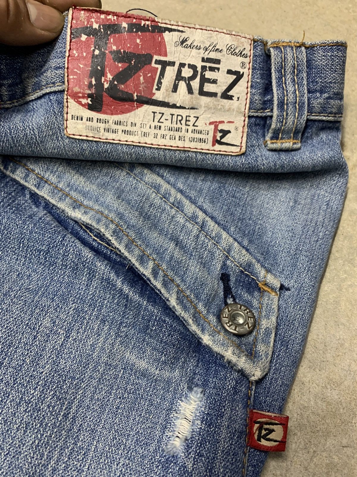 Distressed curve leg TREZ Cargo Jean