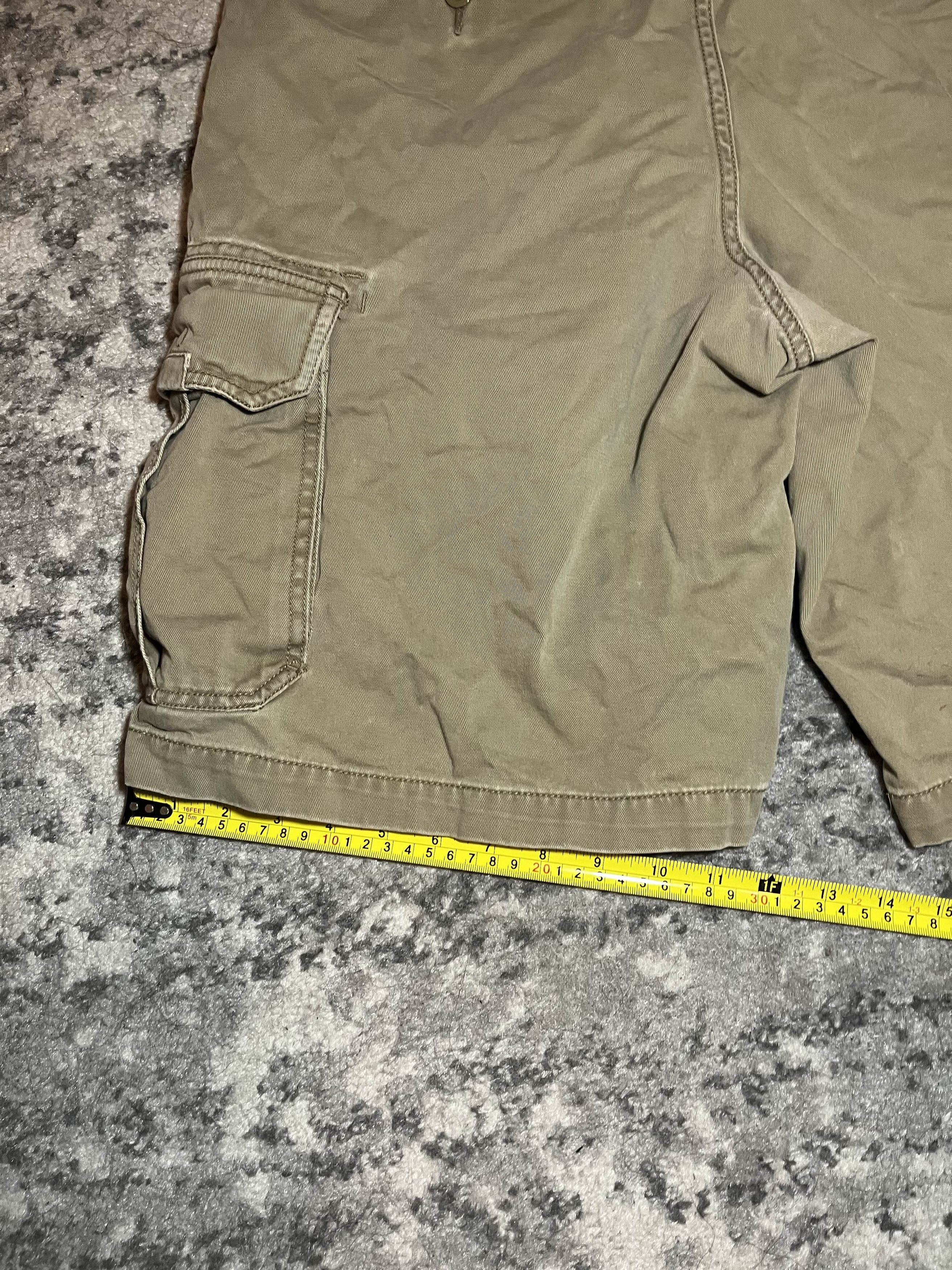 Old Navy Y2K Old Navy Khaki Baggy Cargo Shorts Size US 34 / EU 50 - 8 Thumbnail