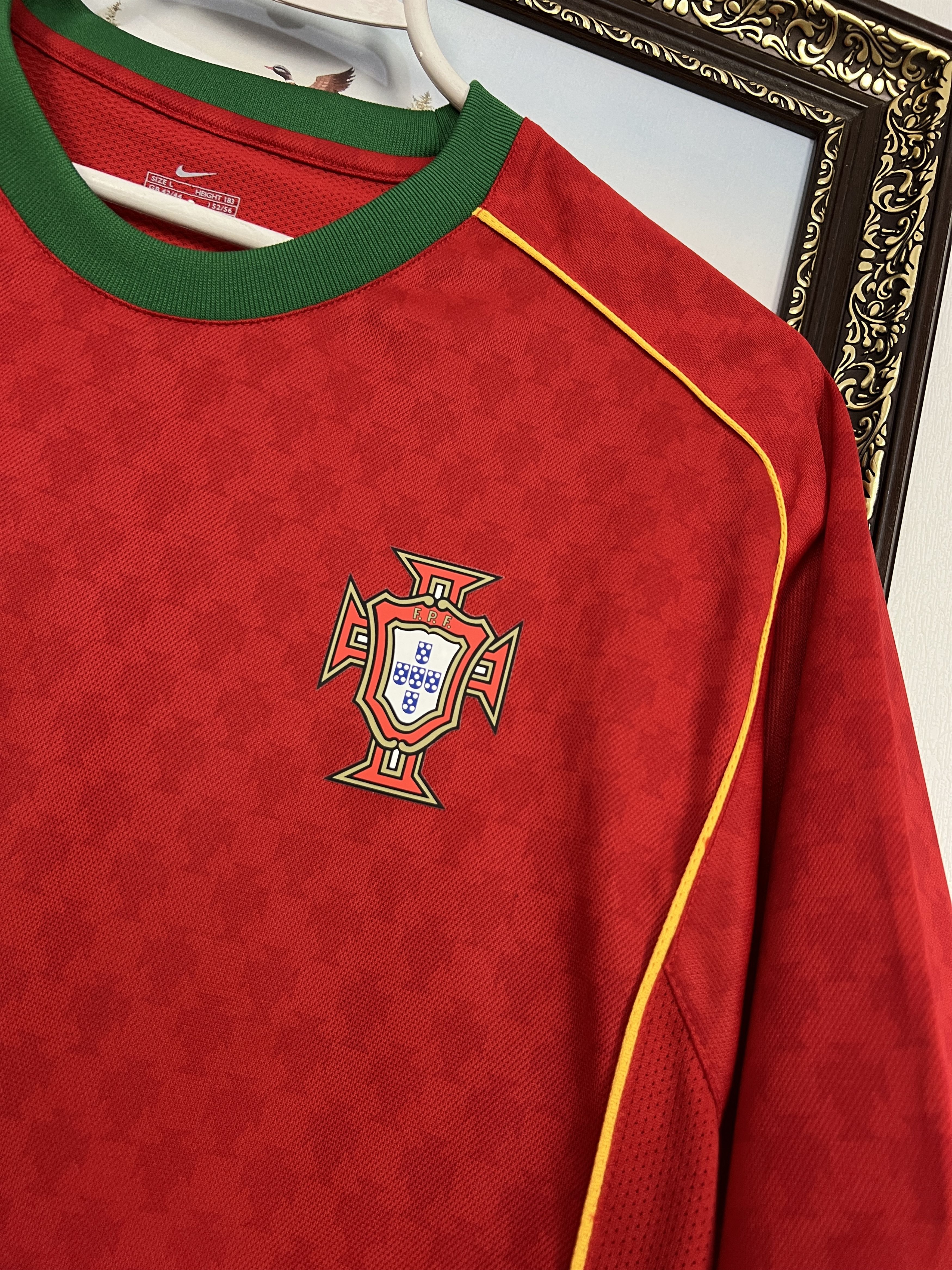 Nike Portugal Home football shirt 2004 Soccer Nike Jersey Mens Size US L / EU 52-54 / 3 - 3 Thumbnail