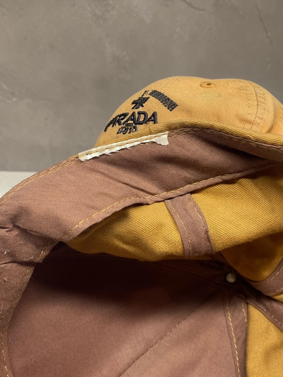 Prada Prada Milano Beige Hype Y2k Cap Size ONE SIZE - 11 Thumbnail