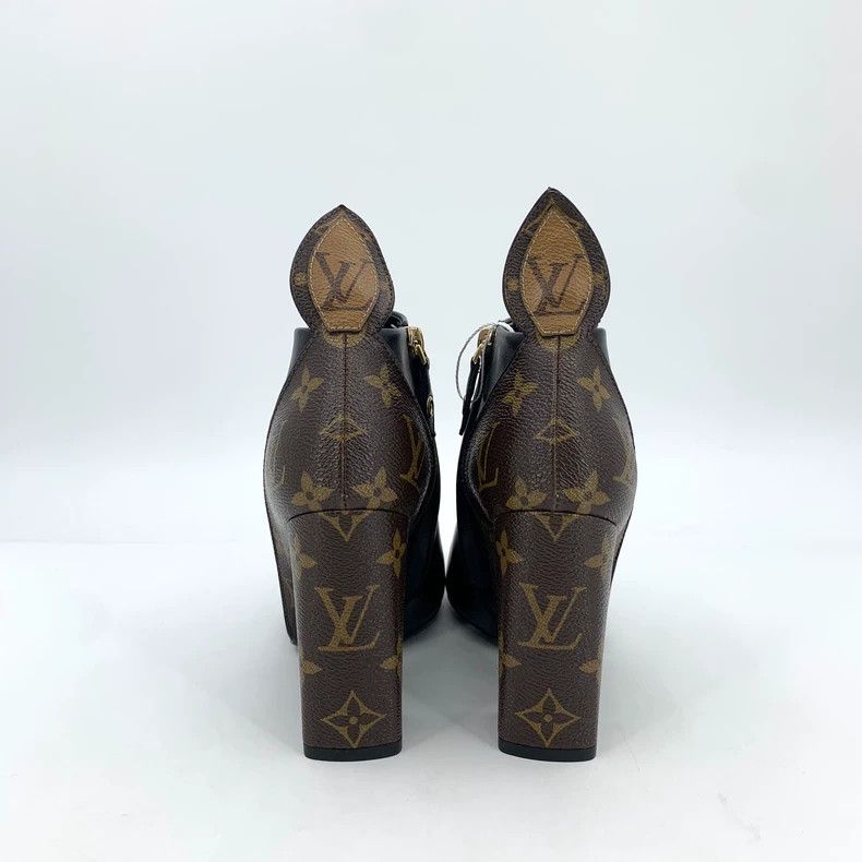 Louis Vuitton Louis Vuitton Black logo print paneled leather chunky heel Size US 5.5 / IT 35.5 - 4 Thumbnail
