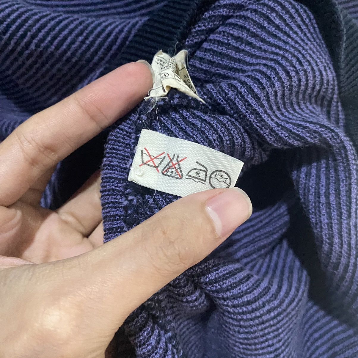 Salvatore Ferragamo Vintage Salvatore Ferragamo Stripe Sweatshirts Size US L / EU 52-54 / 3 - 8 Thumbnail