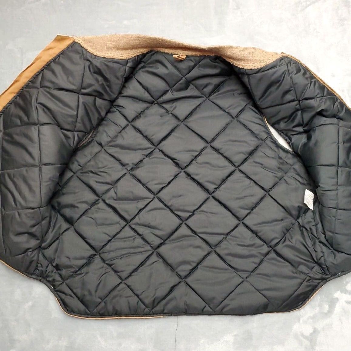 Carhartt VINTAGE Carhartt Vest Mens 2XL Brown Quilt Lined Duck Canvas Workwear VQ186 USA Size US XXL / EU 58 / 5 - 2 Thumbnail