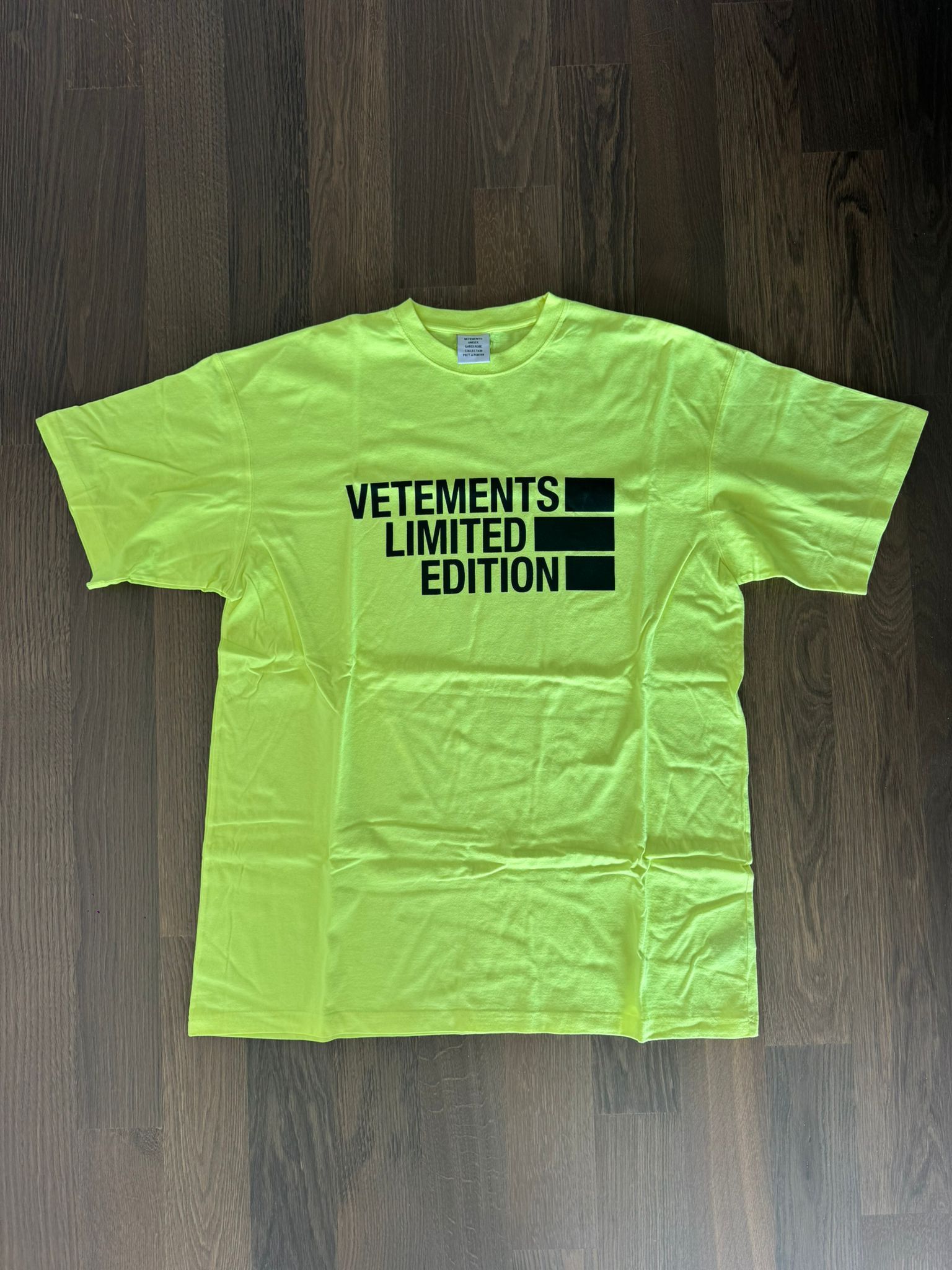 VETEMENTS I'm Perfect You Adjust クリスタル コットン Tシャツ SS25-TSU00L-00X_F1_PRM.webp?v=