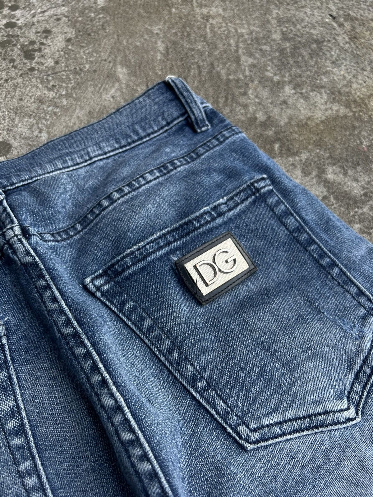 Dolce & Gabbana Crazy Vintage Dolce&Gabbana Big Metal Logo Distressed Jeans Size US 31 - 5 Thumbnail