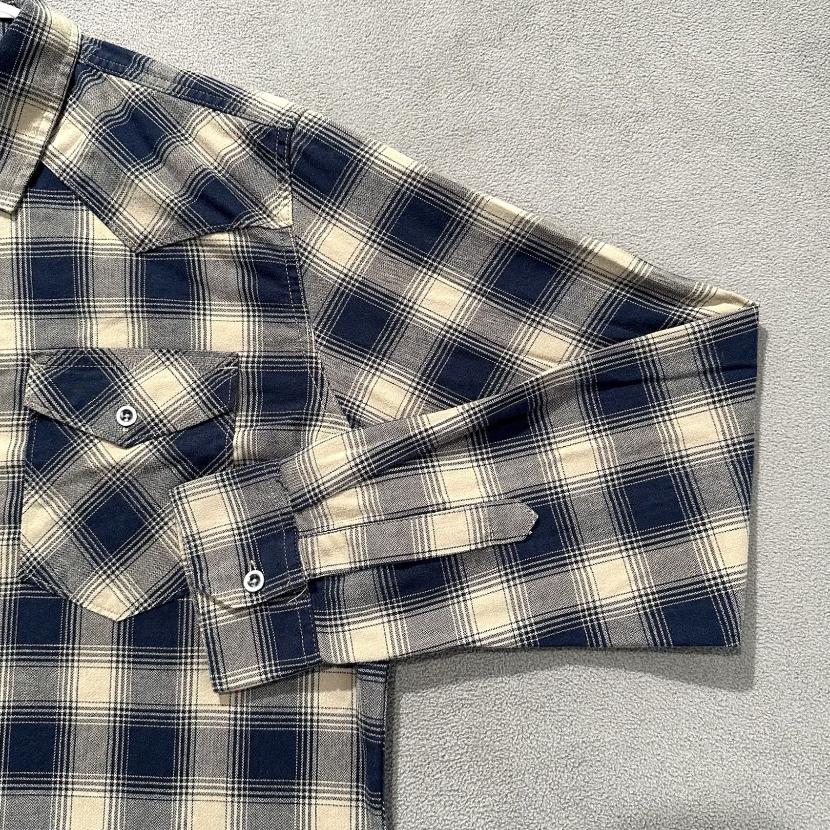 Wrangler Wrangler Shirt Mens Large Beige Blue Plaid Button Up Long Sleeve Flannel Classic Outdoor Western Size US L / EU 52-54 / 3 - 7 Thumbnail