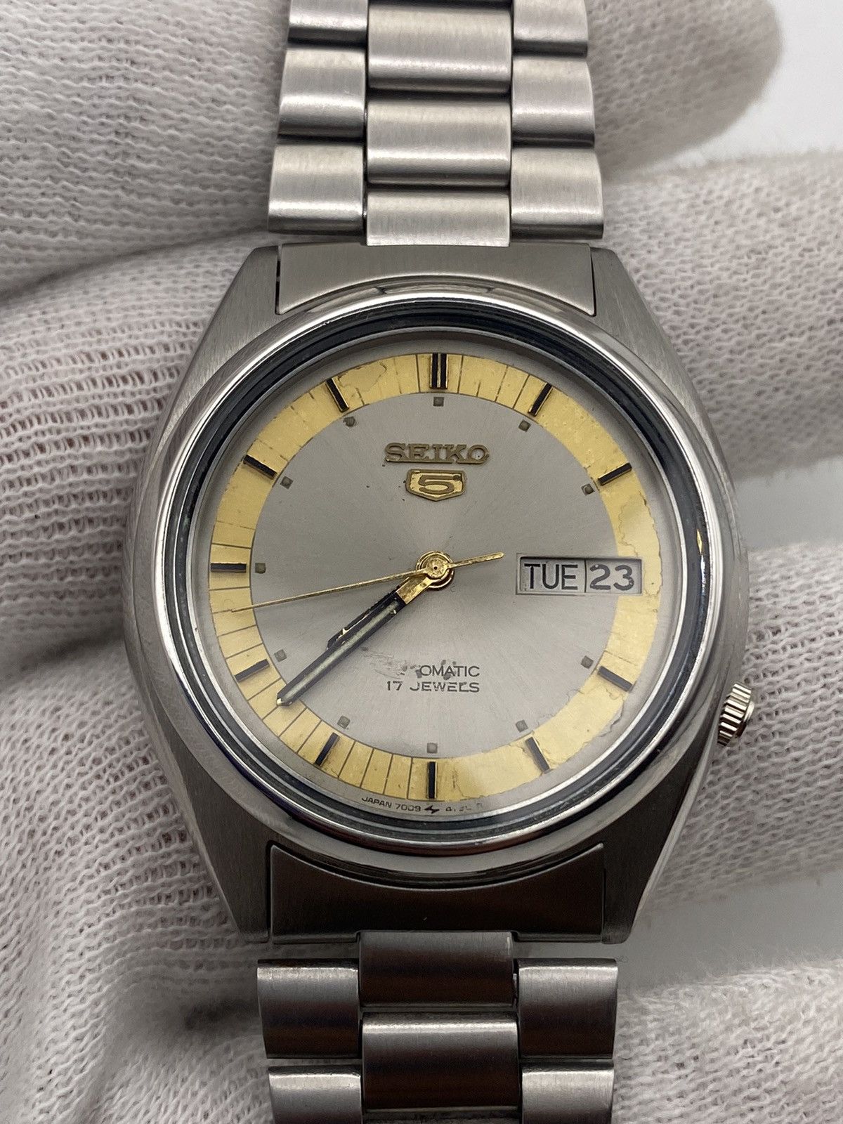 Seiko Vintage Seiko 5 Automatic 7009 Gray Dial Men’s Wristwatch Size 36 - 1 Thumbnail