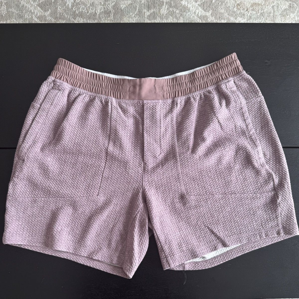 Lululemon At Ease Short 7” XXL Size US 38 / EU 54 - 1 Thumbnail