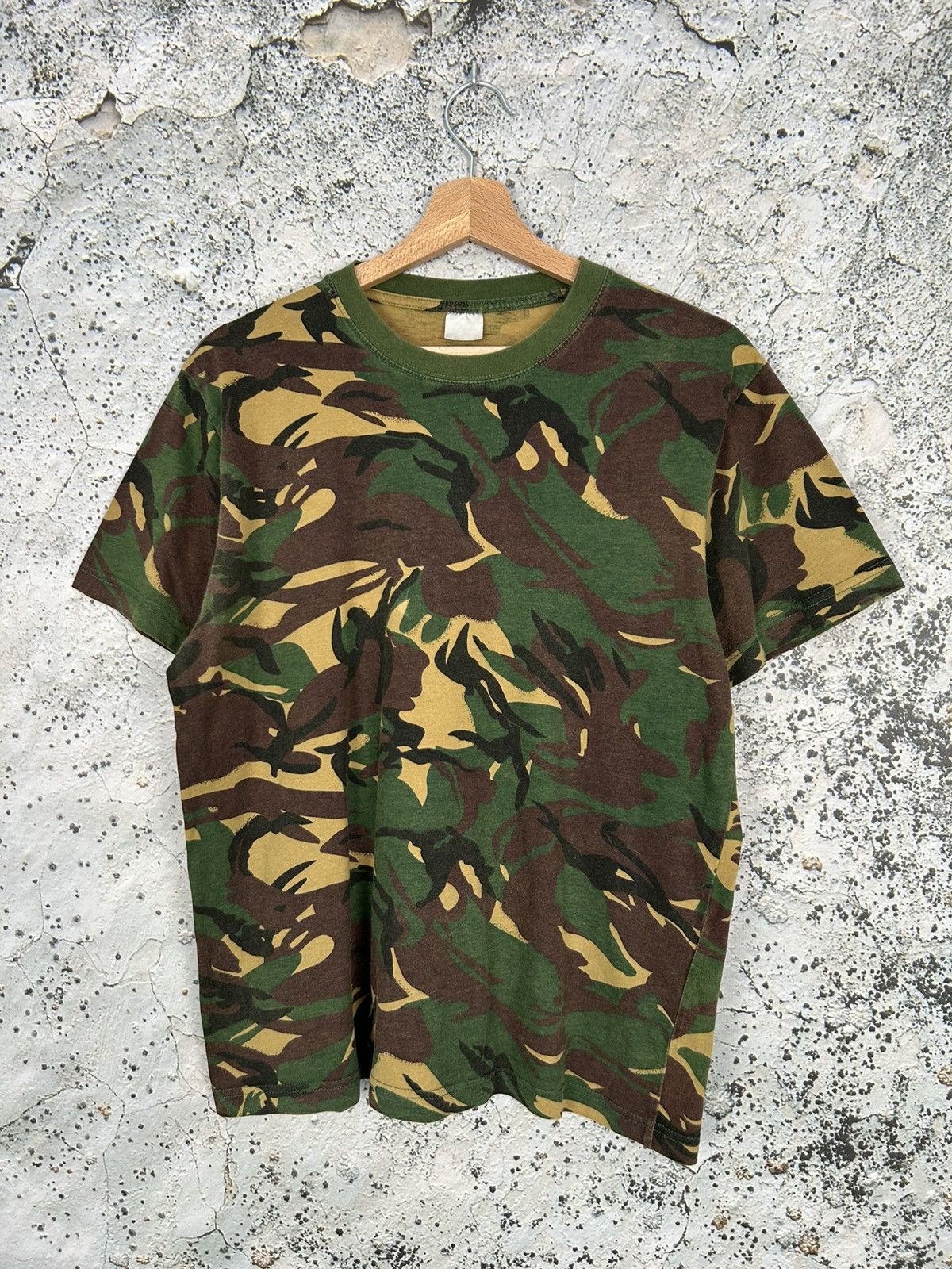 Vintage Vintage Camo Tee Military Streetwear Drill Skate Rap Y2K Size US M / EU 48-50 / 2 - 1 Thumbnail
