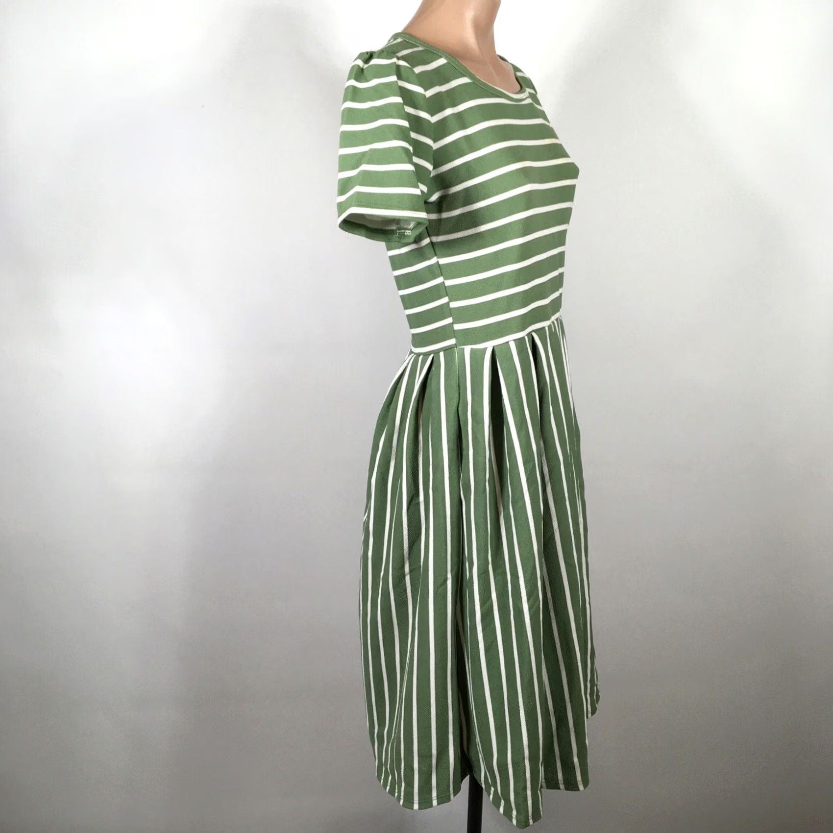 Vintage VINTAGE LuLaRoe Amelia Dress Striped Zipper Green Ivory Knee Length A-Line Womens M Size M / US 6-8 / IT 42-44 - 5 Thumbnail
