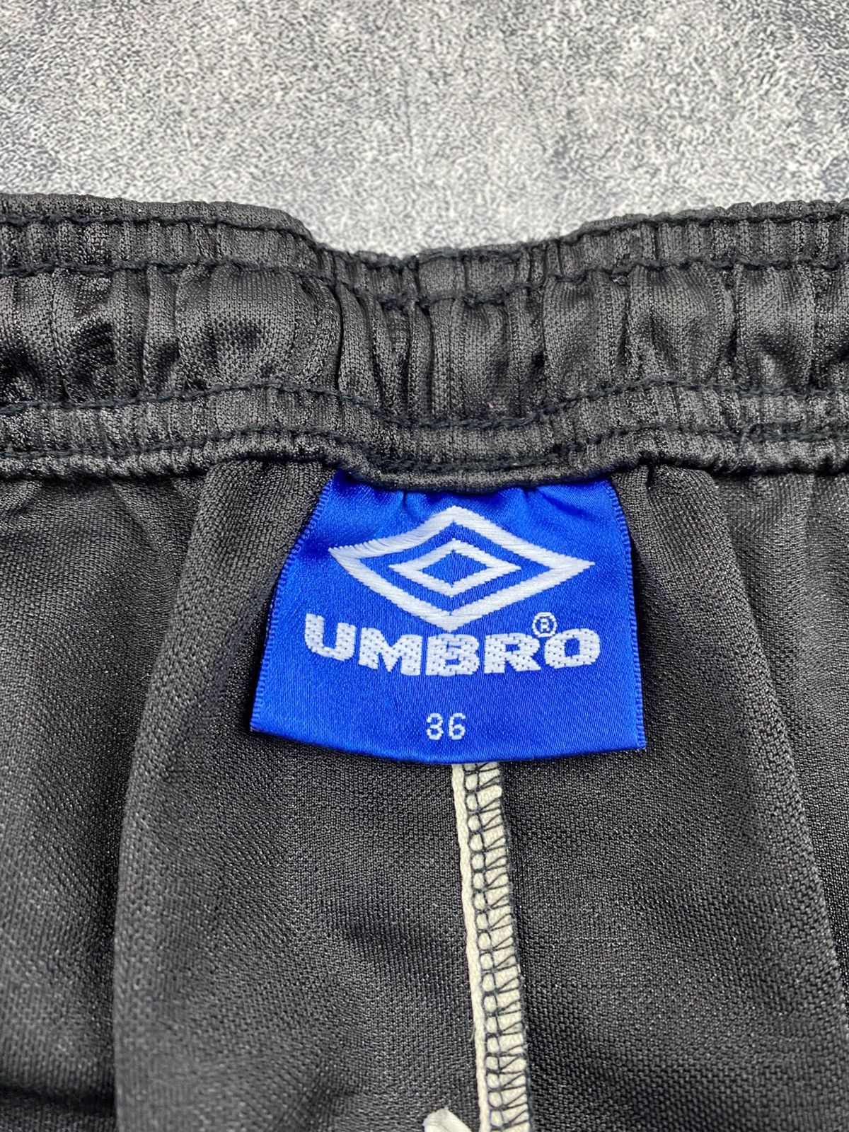 Umbro Umbro Vintage Shorts Size US 36 / EU 52 - 5 Thumbnail
