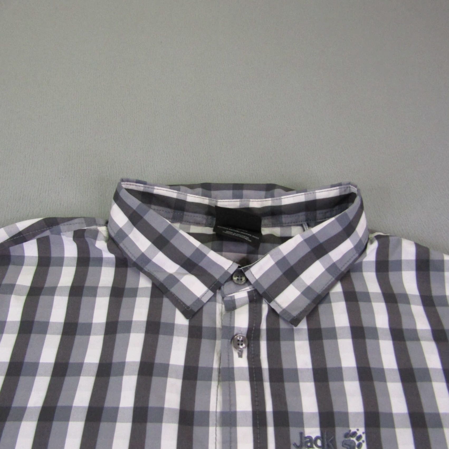 Jack Wolfskin Jack Wolfskin Shirt Mens Extra Large Gray Plaid Button Up UV Shield Lightweight Size US XL / EU 56 / 4 - 2 Thumbnail