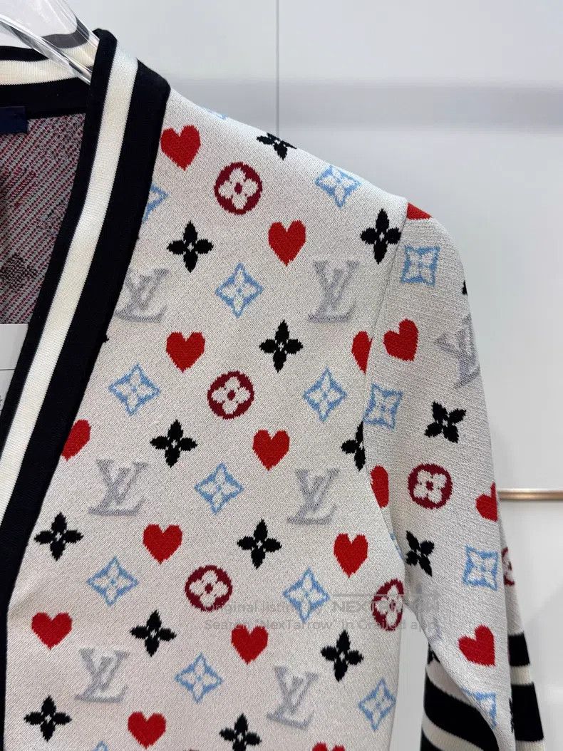 Louis Vuitton Louis Vuitton Love Old Flower Full Print Knitted Cardigan Size XS / US 0-2 / IT 36-38 - 2 Thumbnail