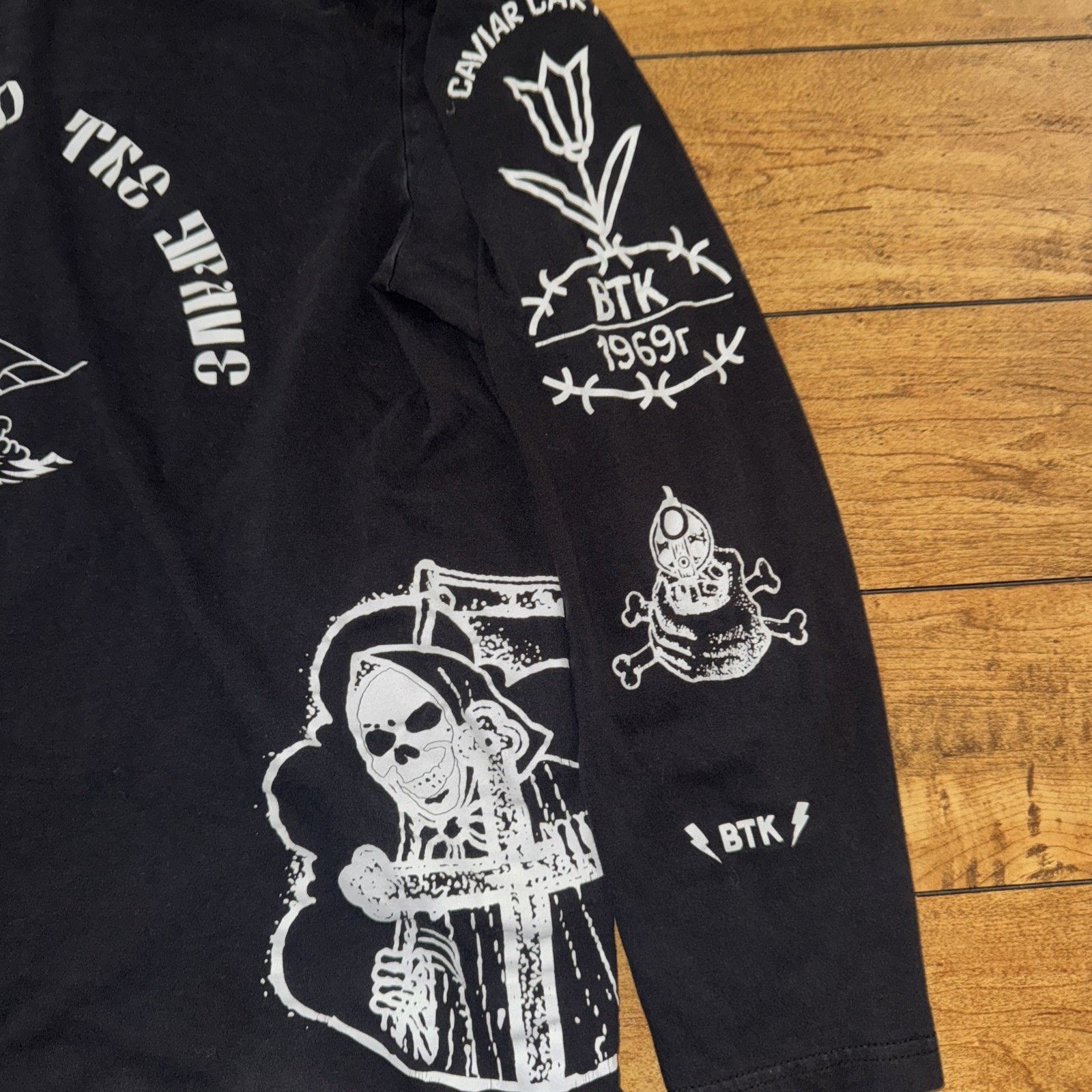 Crooks & Castles Cavier Cartel Long Sleeve T-Shirt Black XL 23x25 Size US XL / EU 56 / 4 - 3 Thumbnail