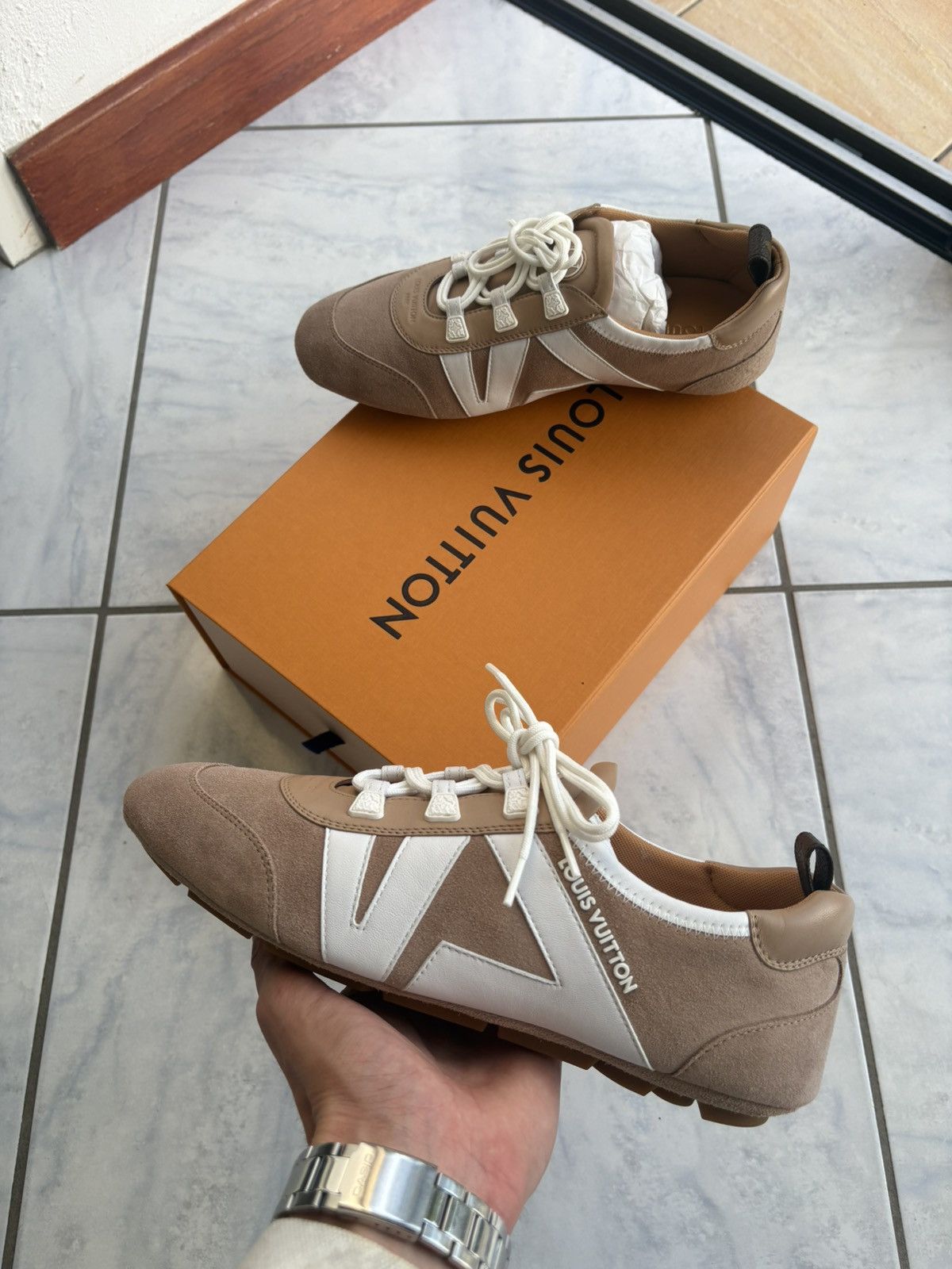Louis Vuitton Louis vuitton sneakerina noisette beige taille 39 Size US 8 / IT 38 - 1 Thumbnail