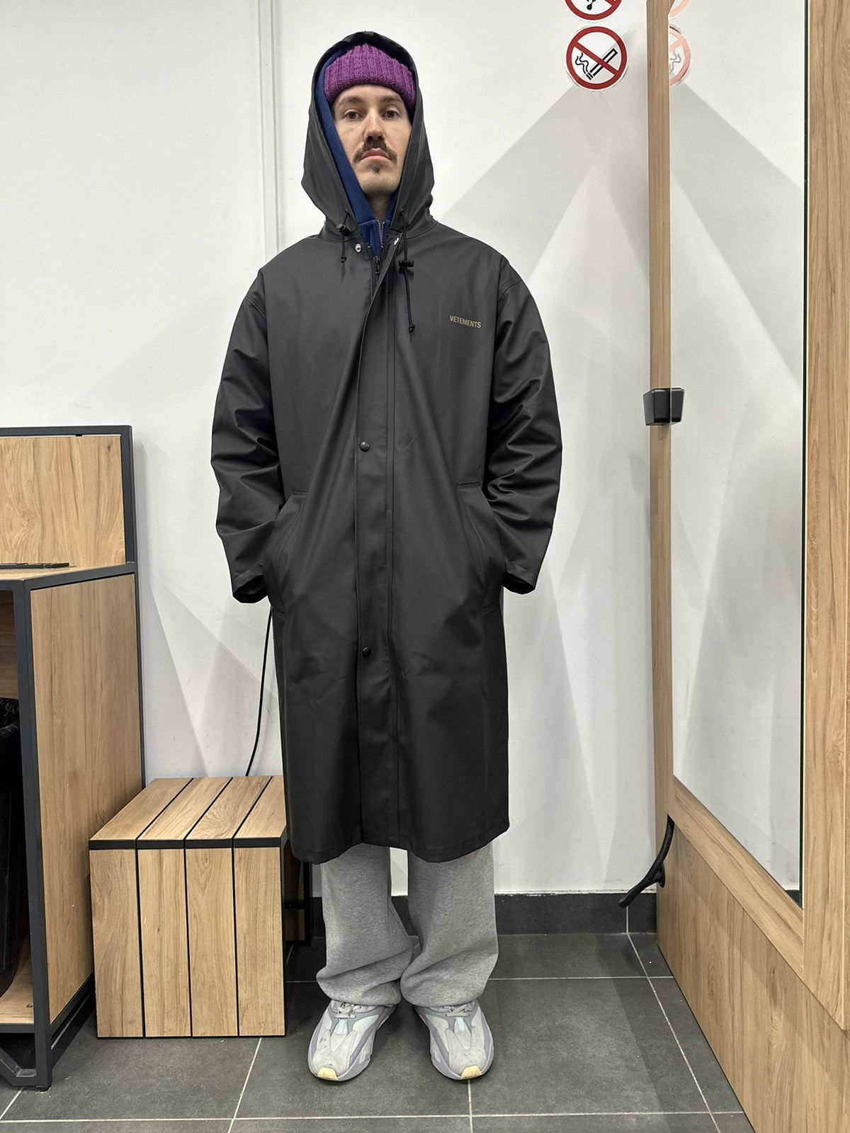 Vetements Vetements - F/W 18 - Oversized Rain Coat Size US L / EU 52-54 / 3 - 13 Thumbnail