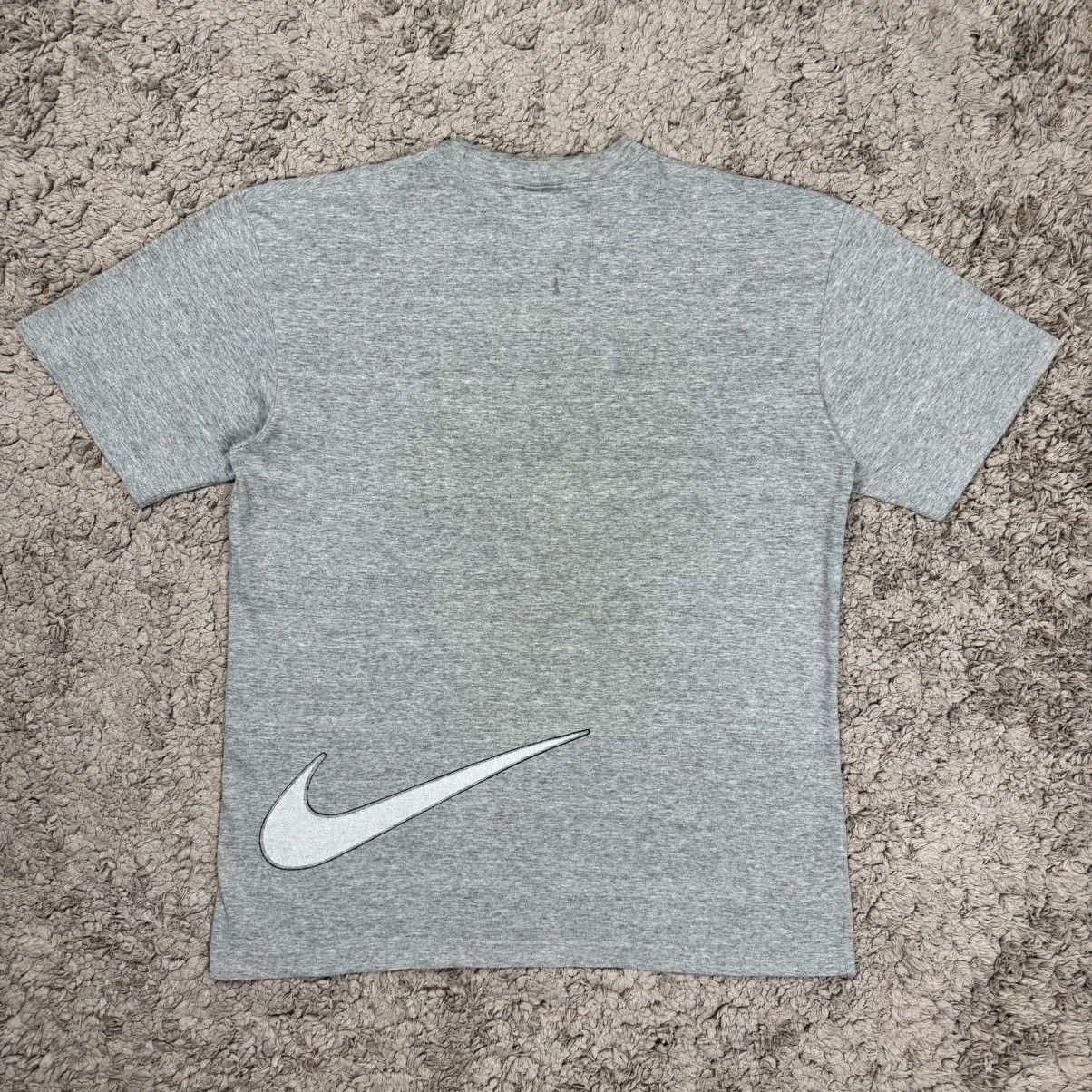 Nike × Vintage Vintage Nike Big Logo T-shirt Size US M / EU 48-50 / 2 - 2 Thumbnail