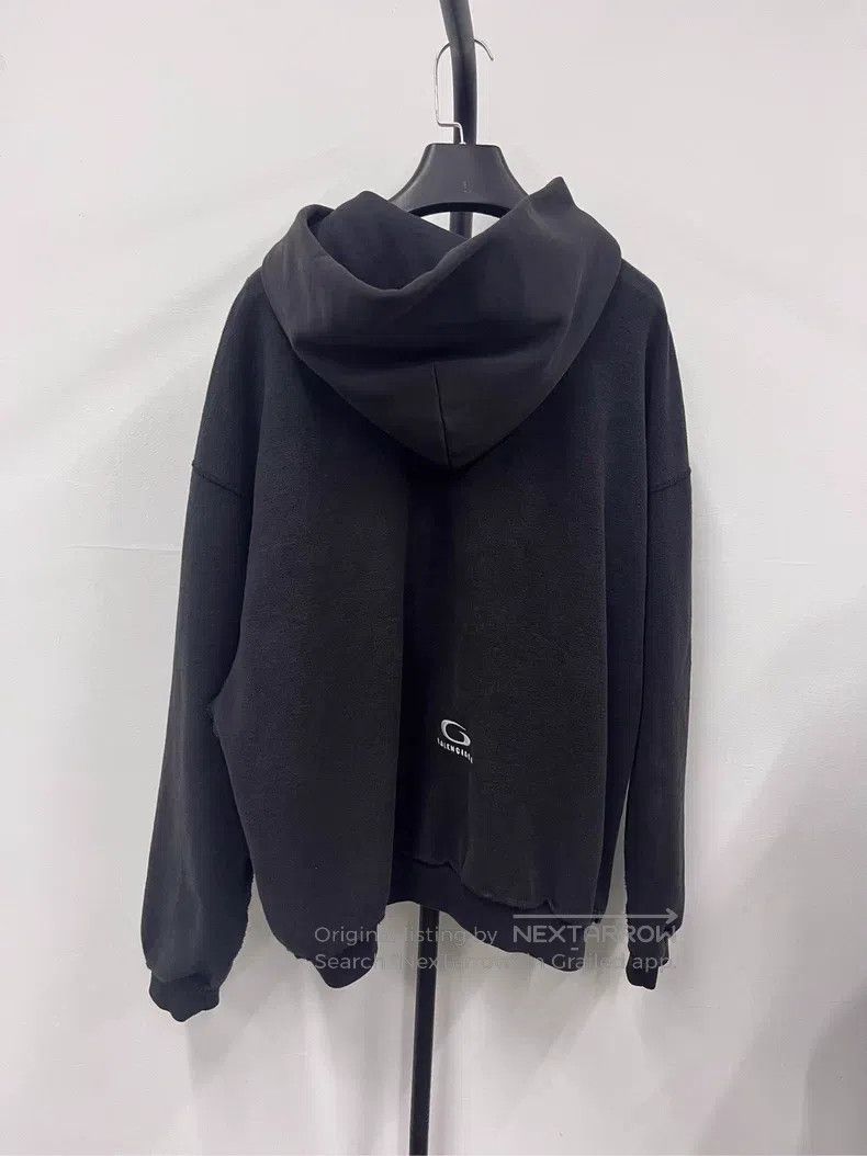 Balenciaga Balenciaga Unisex Dropped Shoulder Hooded Long Sleeve Swea Size US M / EU 48-50 / 2 - 2 Thumbnail