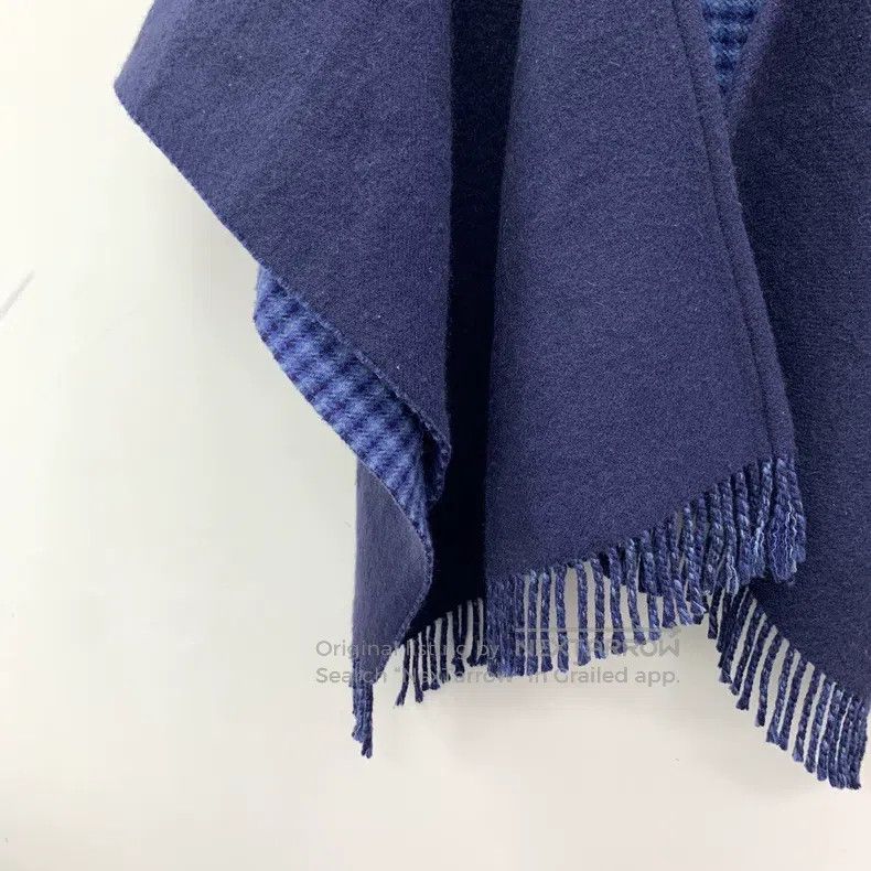 Fendi Fendi size 123*132cm Blue Letter Printed Plaid Hooded Wool Size M / US 6-8 / IT 42-44 - 4 Thumbnail