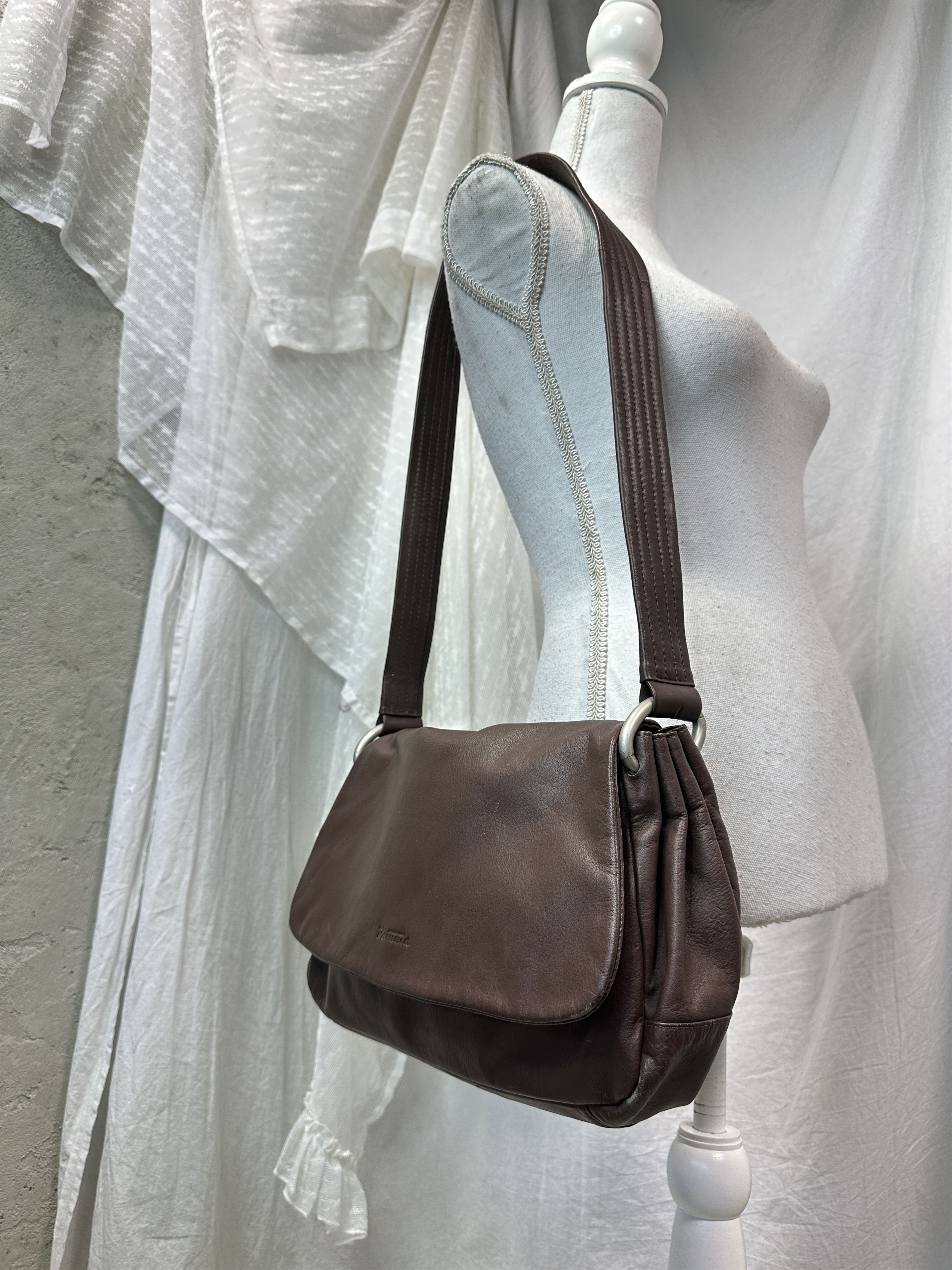 Vintage Vintage Chocolate Brown Long Belt Baguette Bag Y2K Size ONE SIZE - 1 Thumbnail