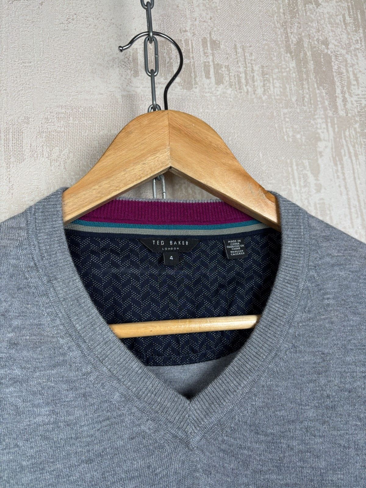 Ted Baker Ted Baker V-Neck Sweater Wool Blend Men's Size 4 Fits Like L Size US L / EU 52-54 / 3 - 5 Thumbnail