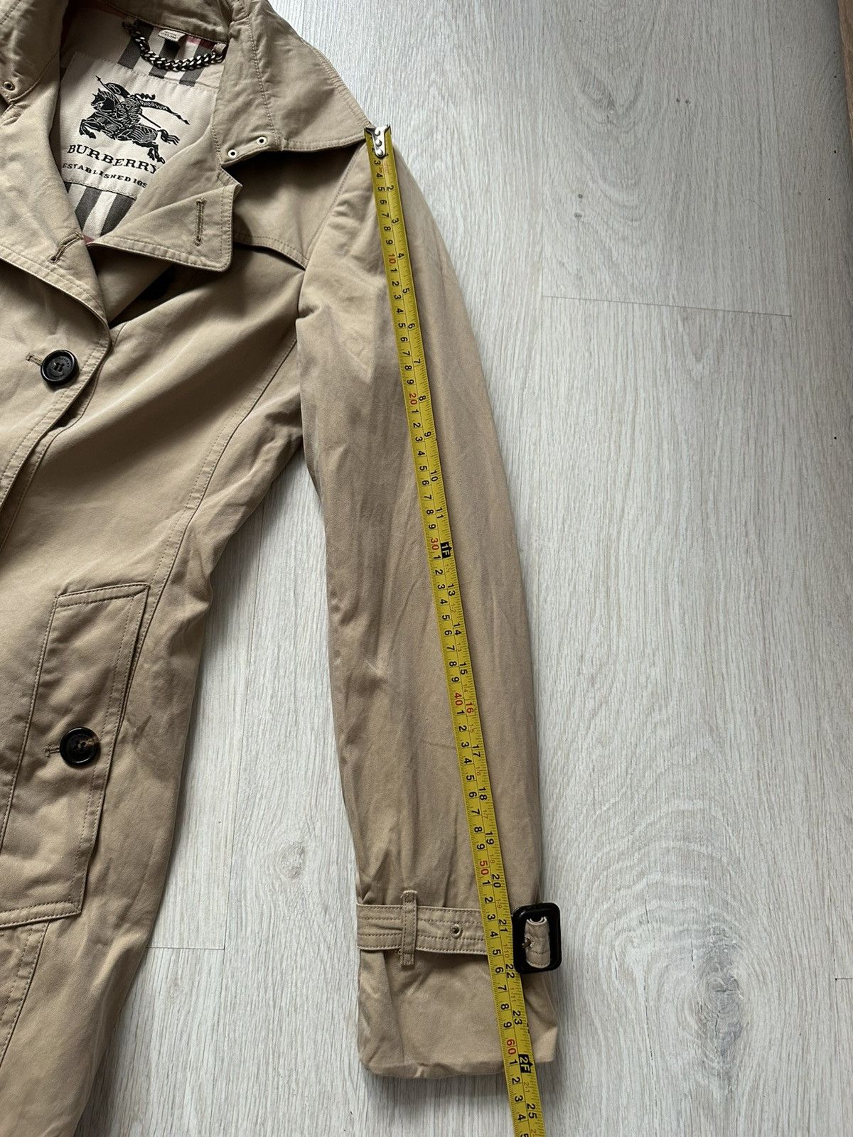 Burberry Vintage Burberry Womens trench Coat Size M / US 6-8 / IT 42-44 - 7 Thumbnail