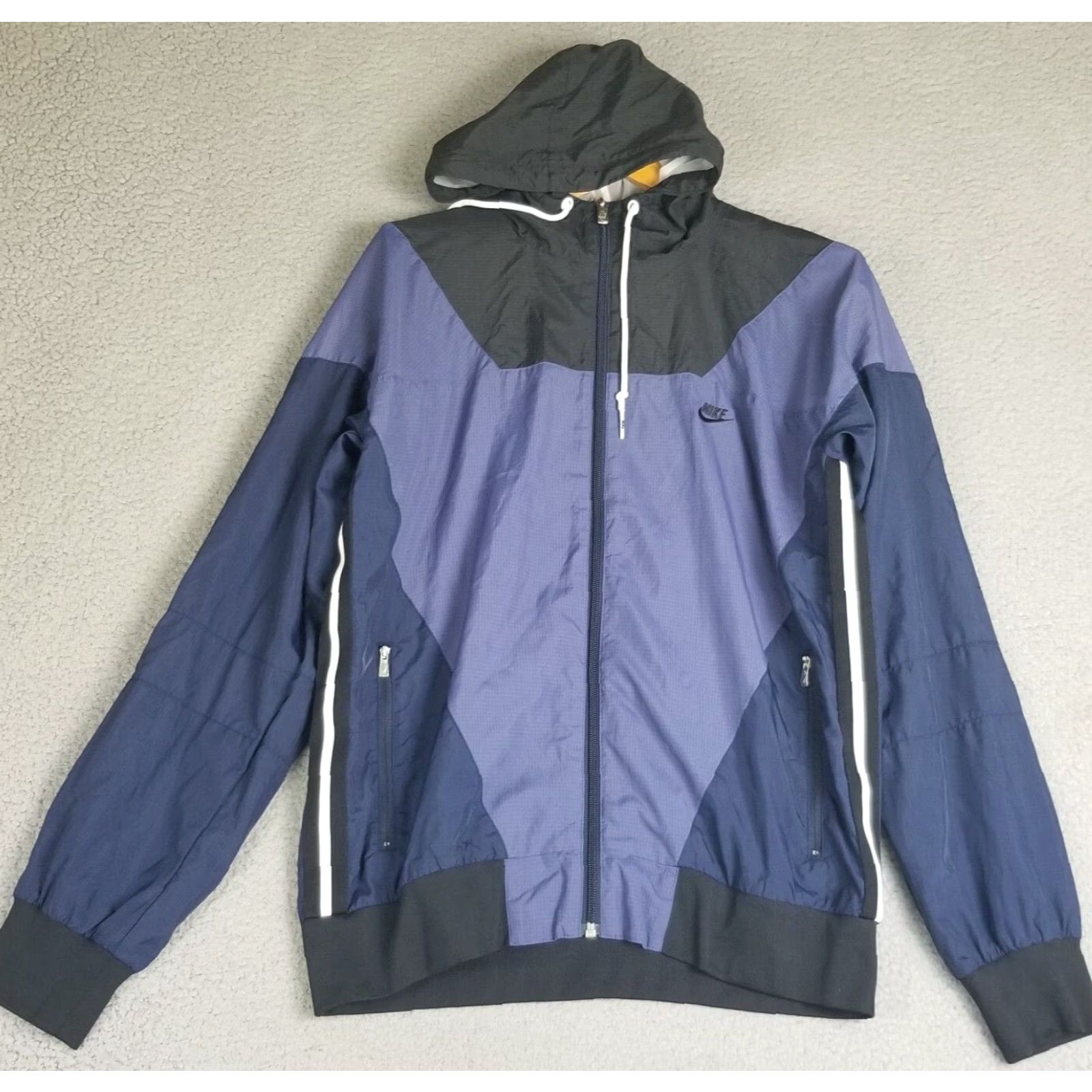 Nike NIKE Windrunner Jacket Kid Medium Purple Multicolored Sports Track Jacket Boys Teens Brand Nike Windrunner Pulse Activewear 90s Theme? Size US M / EU 48-50 / 2 - 3 Thumbnail