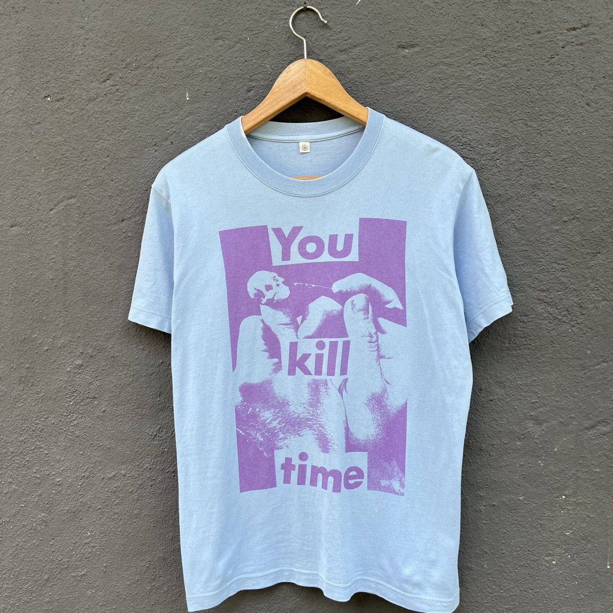 Uniqlo Thrashed Faded Barbara Kruger X Uniqlo Japanese Brand Tee Size US M / EU 48-50 / 2 - 1 Thumbnail