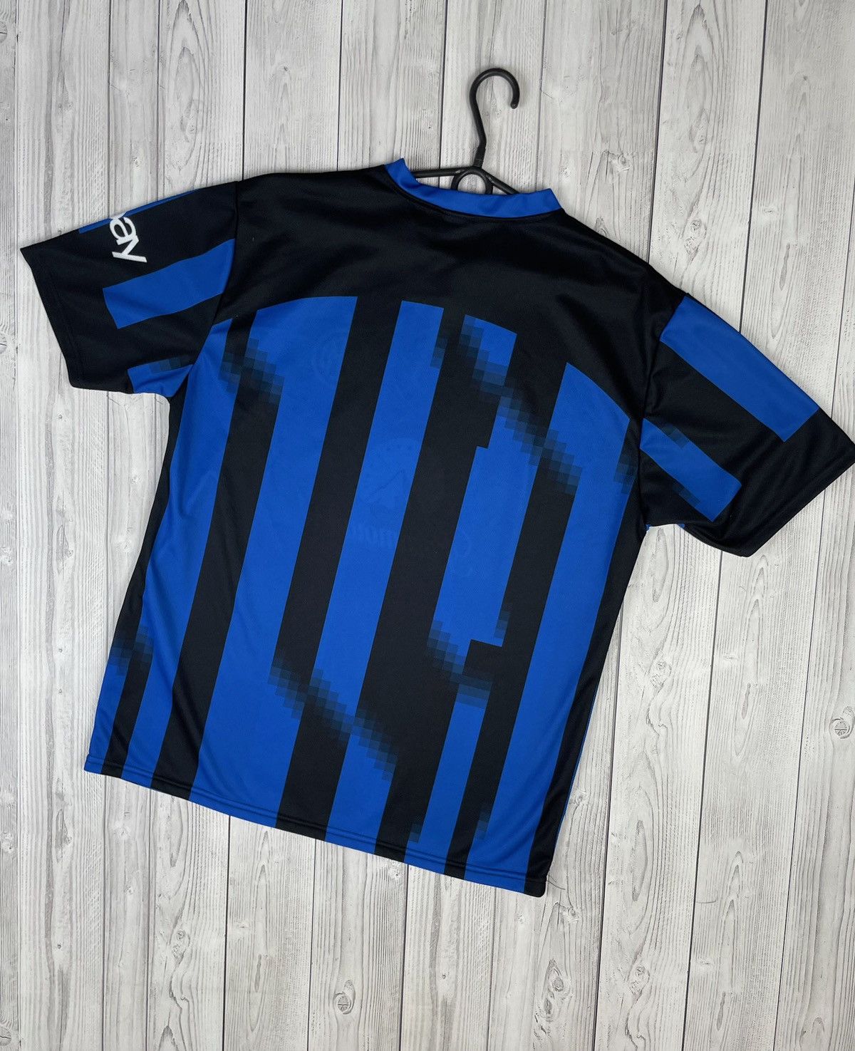 Vintage Vintage Inter Milan soccer jersey size XL rare striped Size US XL / EU 56 / 4 - 5 Thumbnail