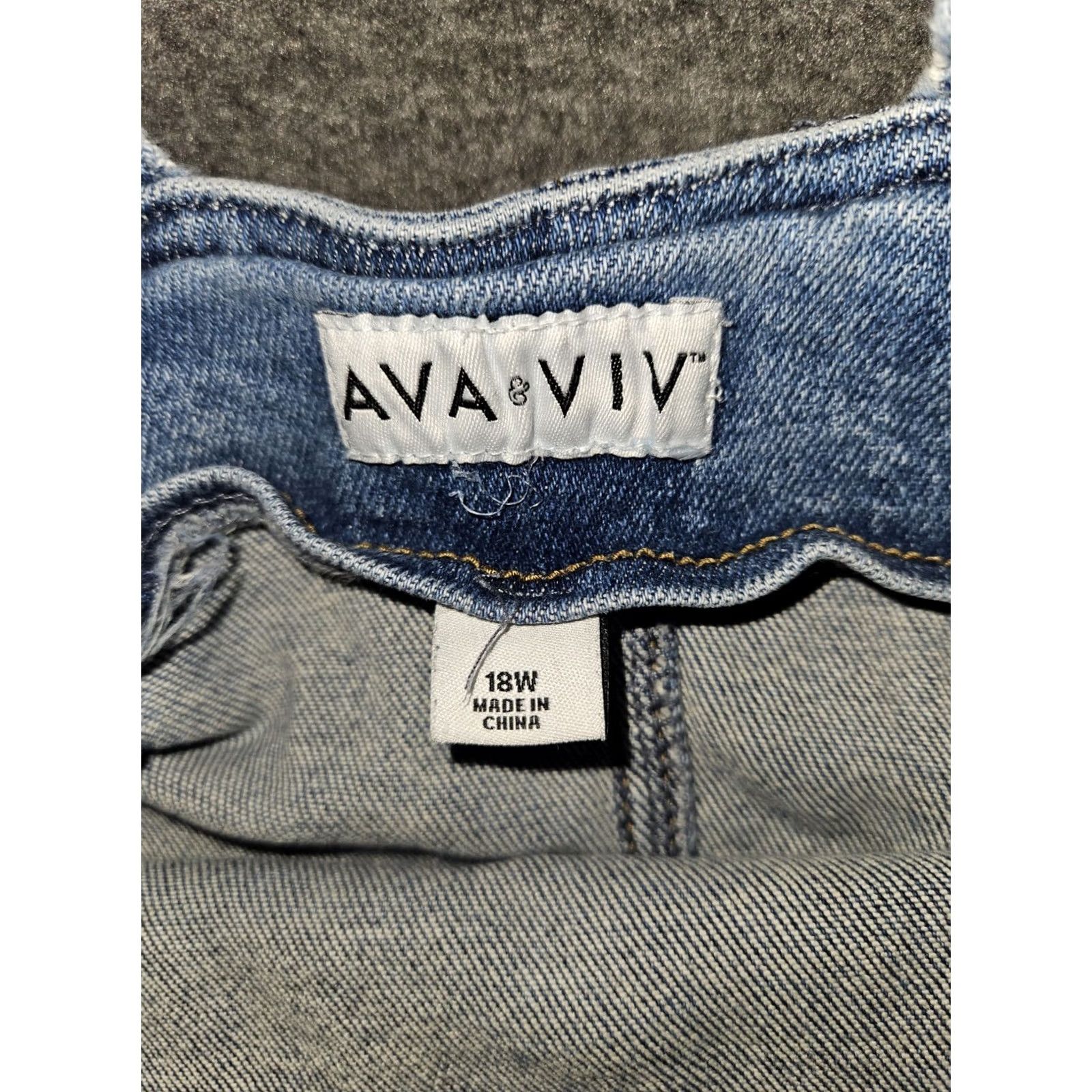 Vintage VINTAGE Ava & Viv Shortalls Women's 18W Denim Cutoff Stretch Frayed Hipster Preppy 90s City Cowgirl Outdoor Pockets High Rise Blue Plus Womens Size 40" / US 18 - 2 Thumbnail